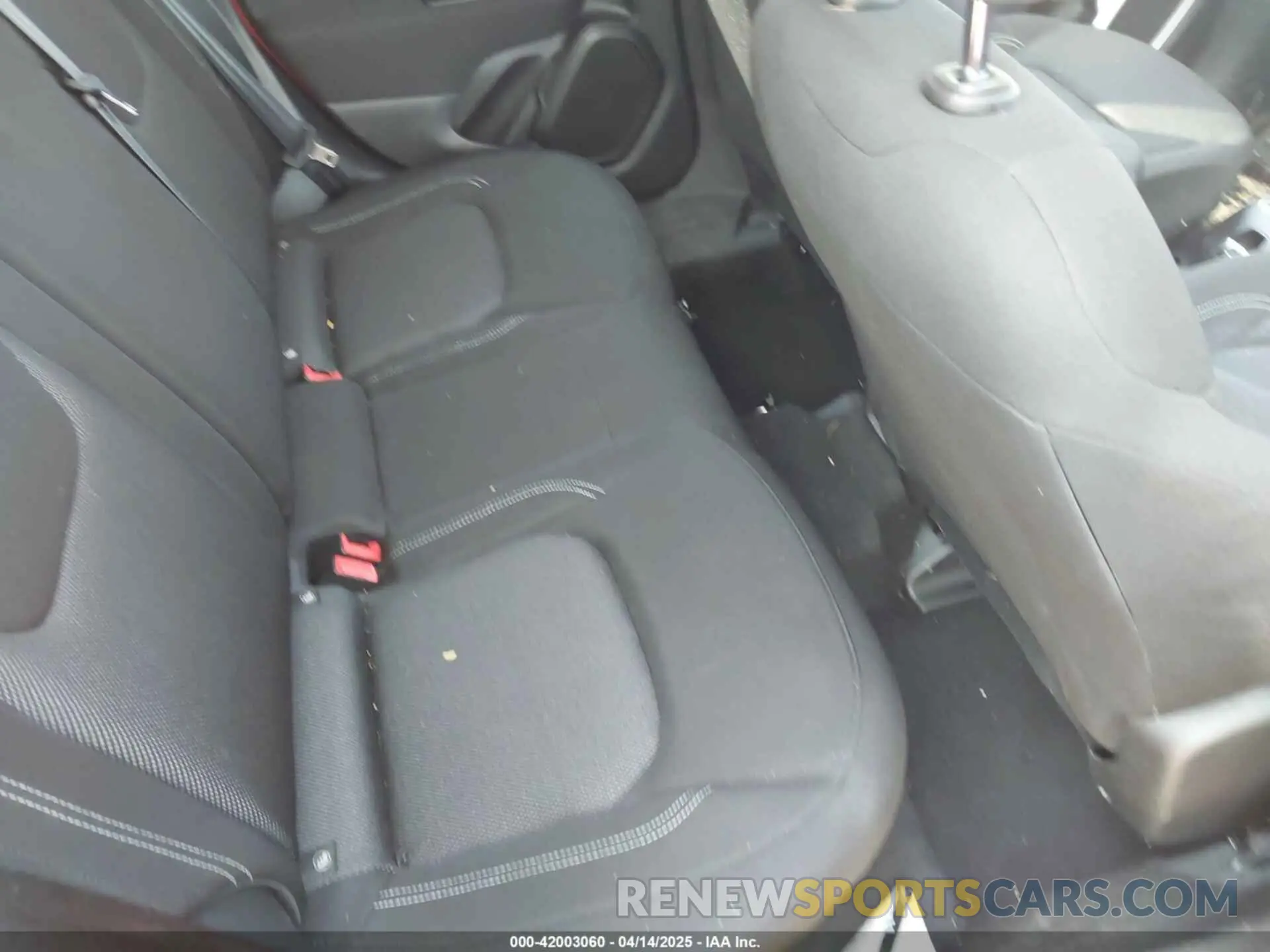 8 Photograph of a damaged car ZACNJAAB8LPL83996 JEEP RENEGADE 2020
