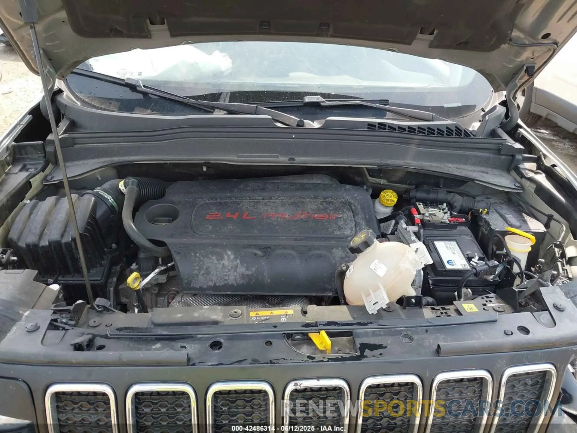 10 Photograph of a damaged car ZACNJAAB9LPL03220 JEEP RENEGADE 2020