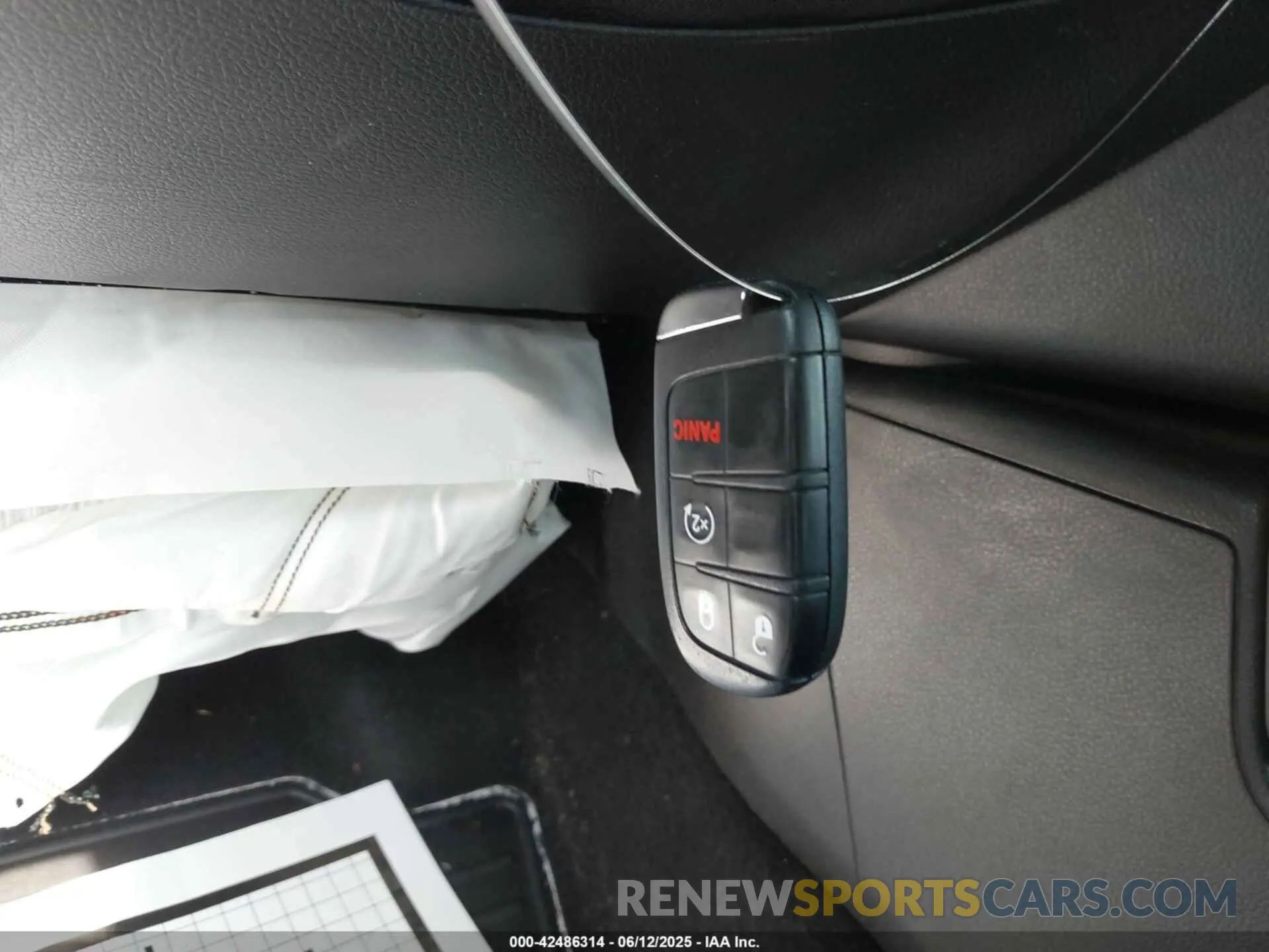 11 Photograph of a damaged car ZACNJAAB9LPL03220 JEEP RENEGADE 2020
