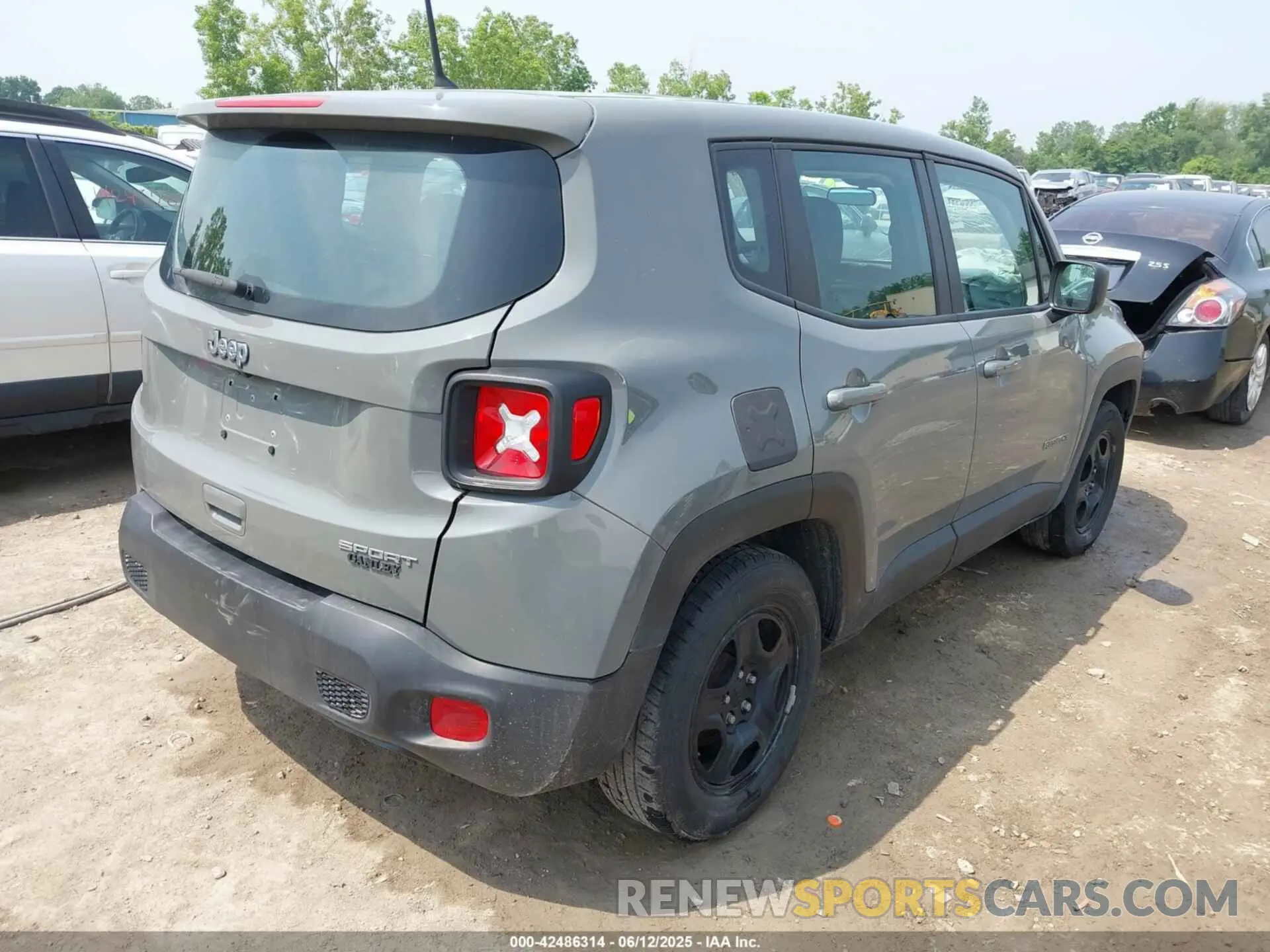 4 Photograph of a damaged car ZACNJAAB9LPL03220 JEEP RENEGADE 2020