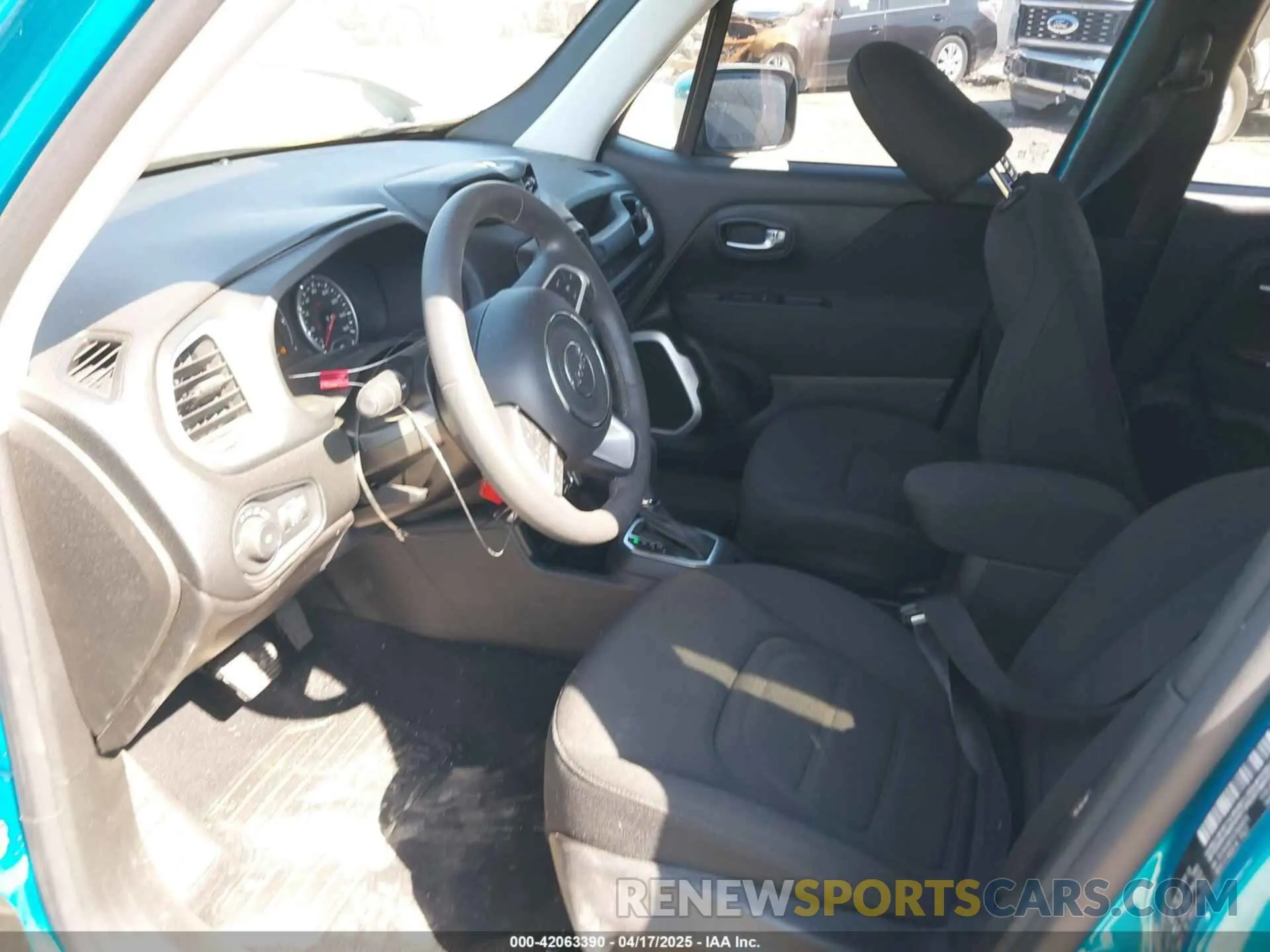 5 Photograph of a damaged car ZACNJAB10LPM09870 JEEP RENEGADE 2020
