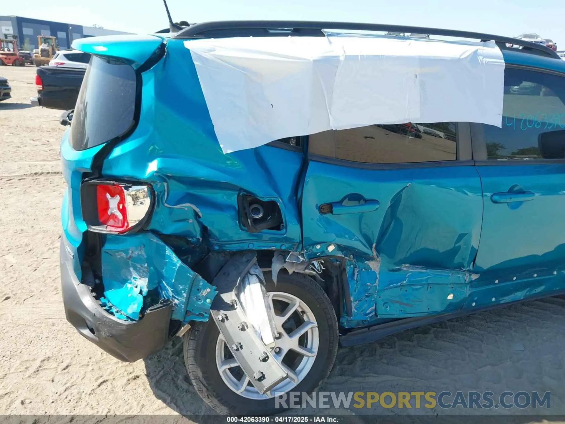 6 Photograph of a damaged car ZACNJAB10LPM09870 JEEP RENEGADE 2020