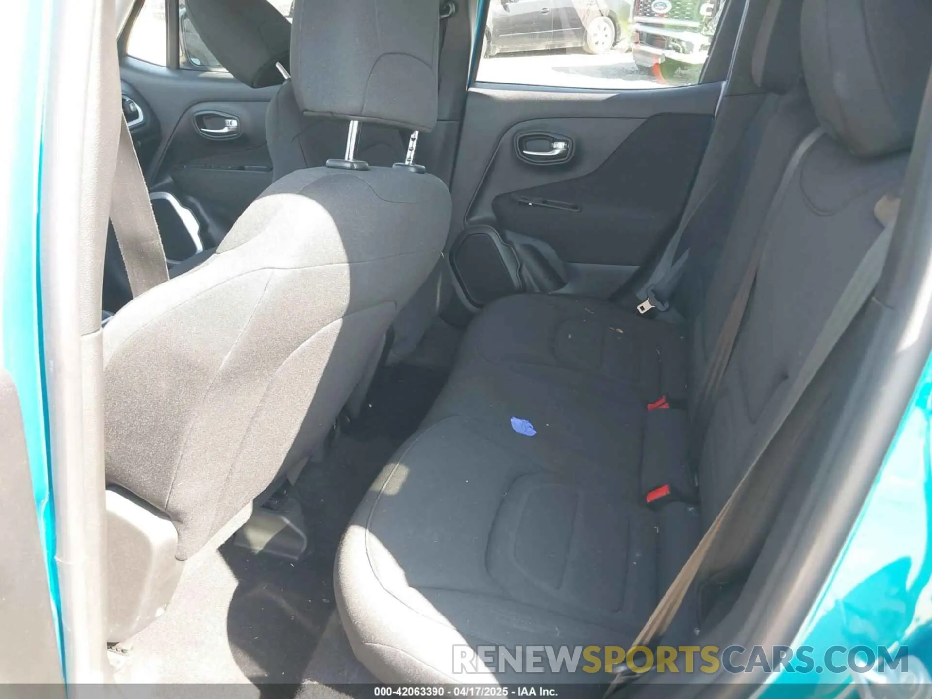 8 Photograph of a damaged car ZACNJAB10LPM09870 JEEP RENEGADE 2020