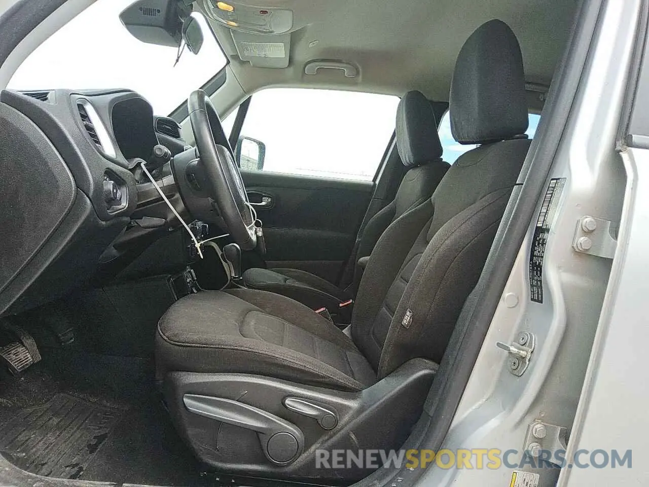 7 Photograph of a damaged car ZACNJABB0LPL50960 JEEP RENEGADE 2020