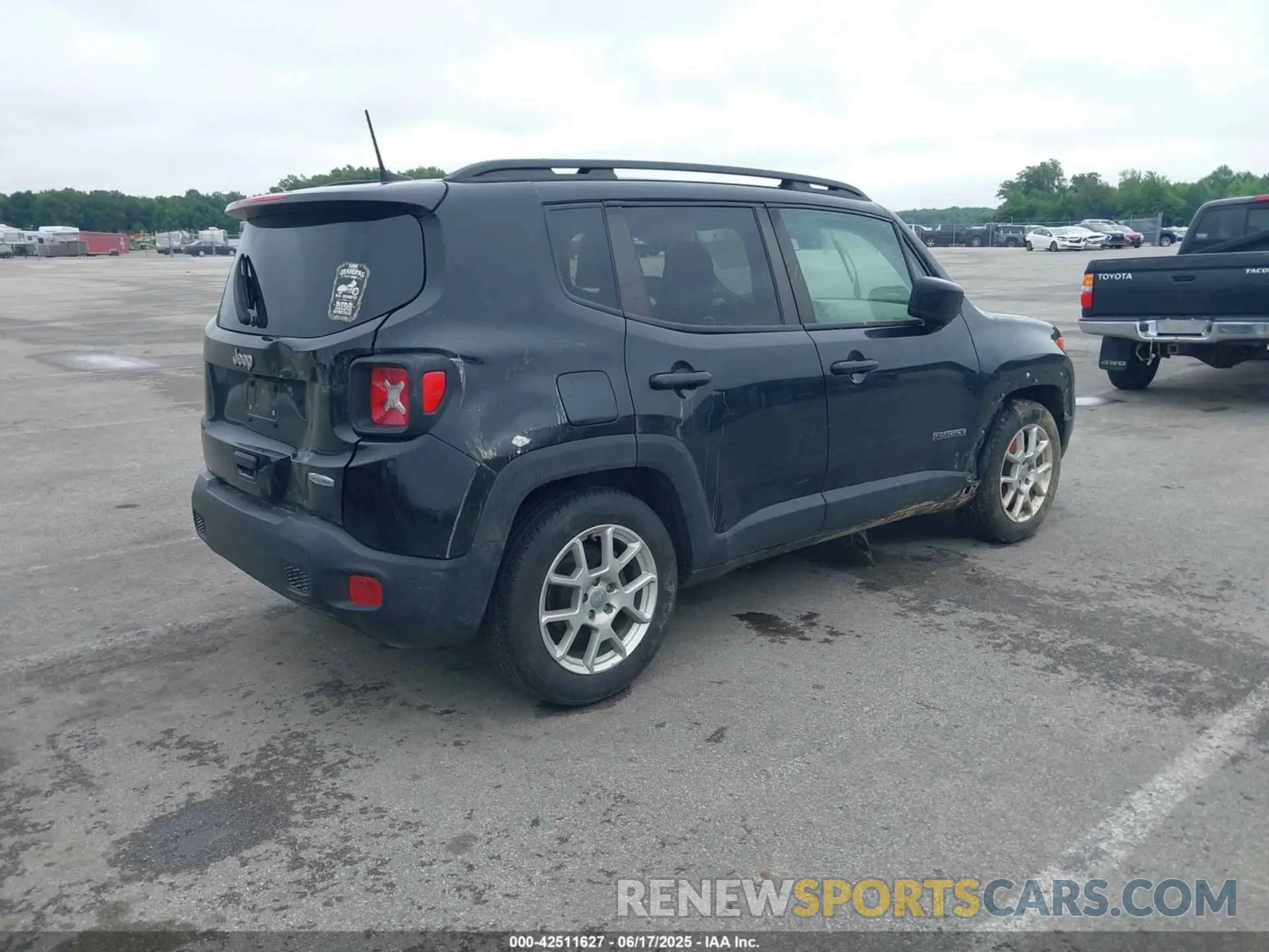 4 Photograph of a damaged car ZACNJABB1LPL31110 JEEP RENEGADE 2020