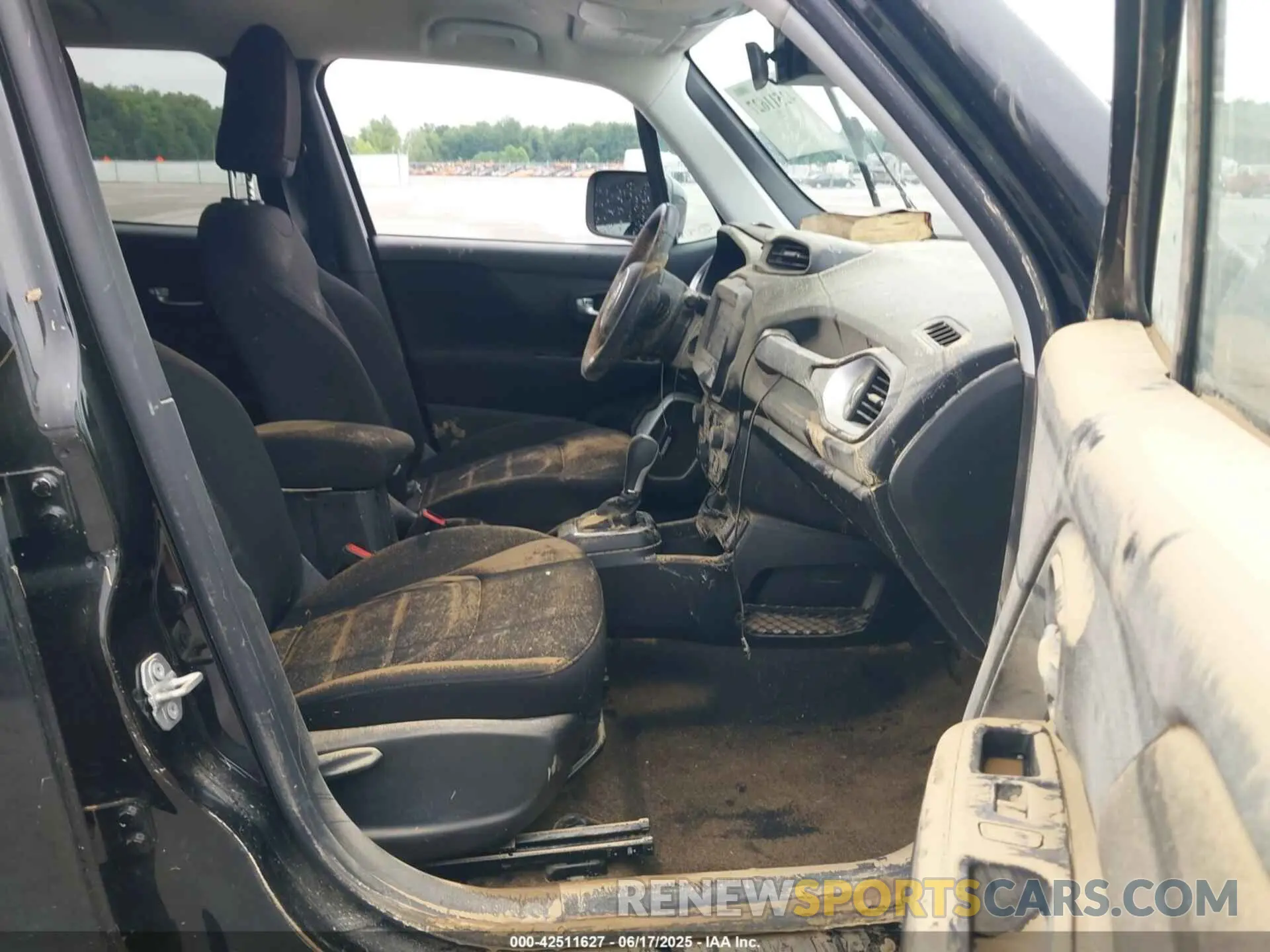 5 Photograph of a damaged car ZACNJABB1LPL31110 JEEP RENEGADE 2020