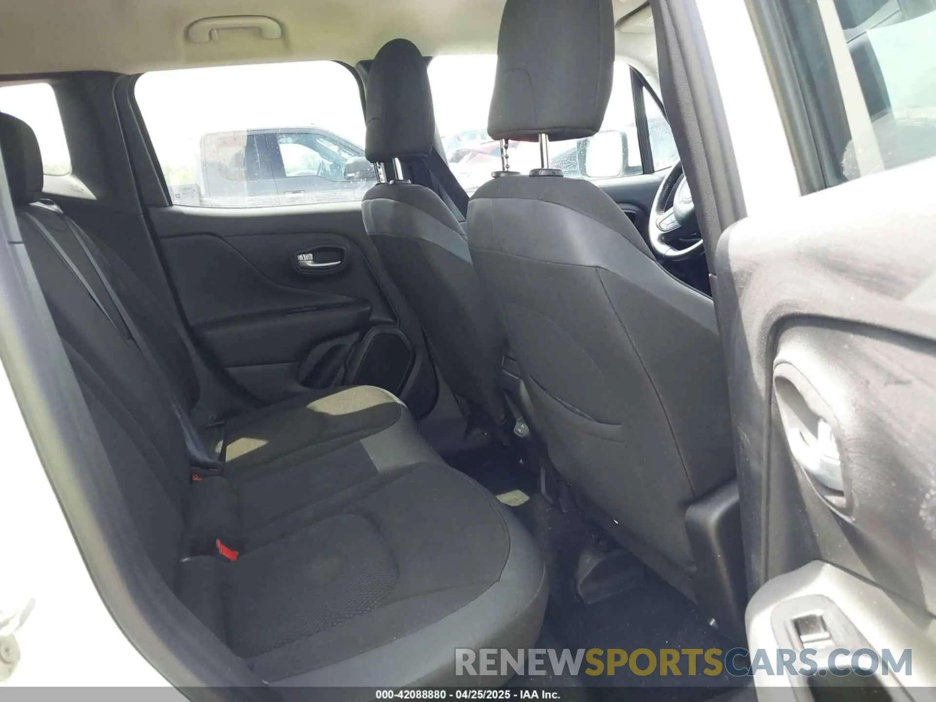 8 Photograph of a damaged car ZACNJABB1LPL41510 JEEP RENEGADE 2020