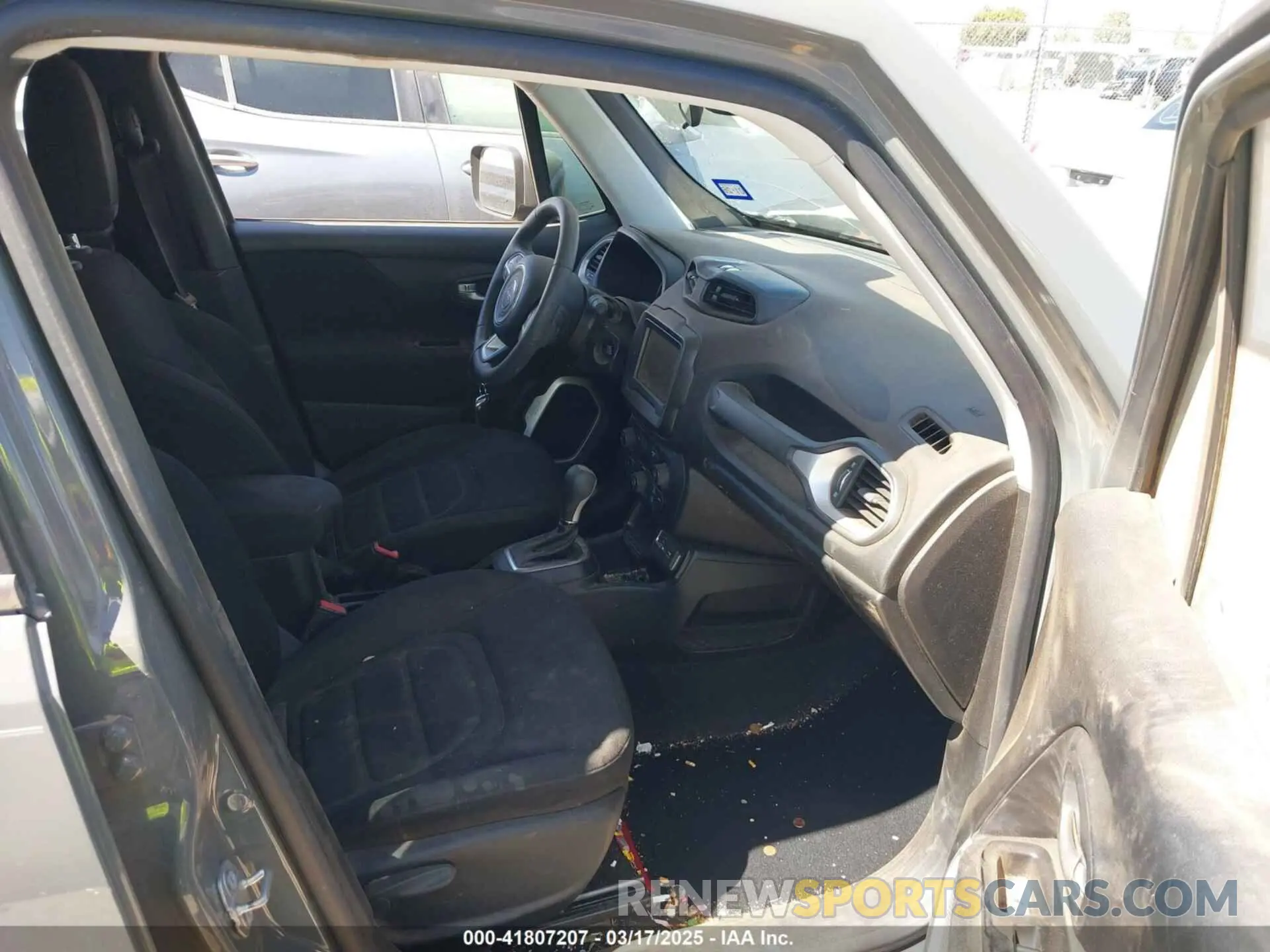 5 Photograph of a damaged car ZACNJABB2LPL80283 JEEP RENEGADE 2020