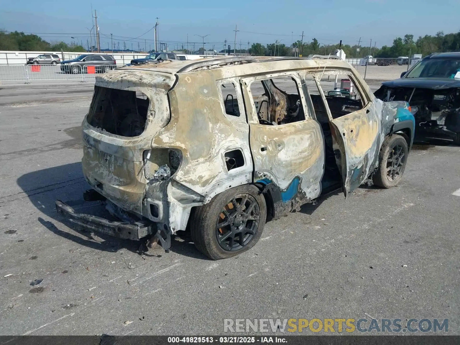 4 Photograph of a damaged car ZACNJABB2LPL83135 JEEP RENEGADE 2020
