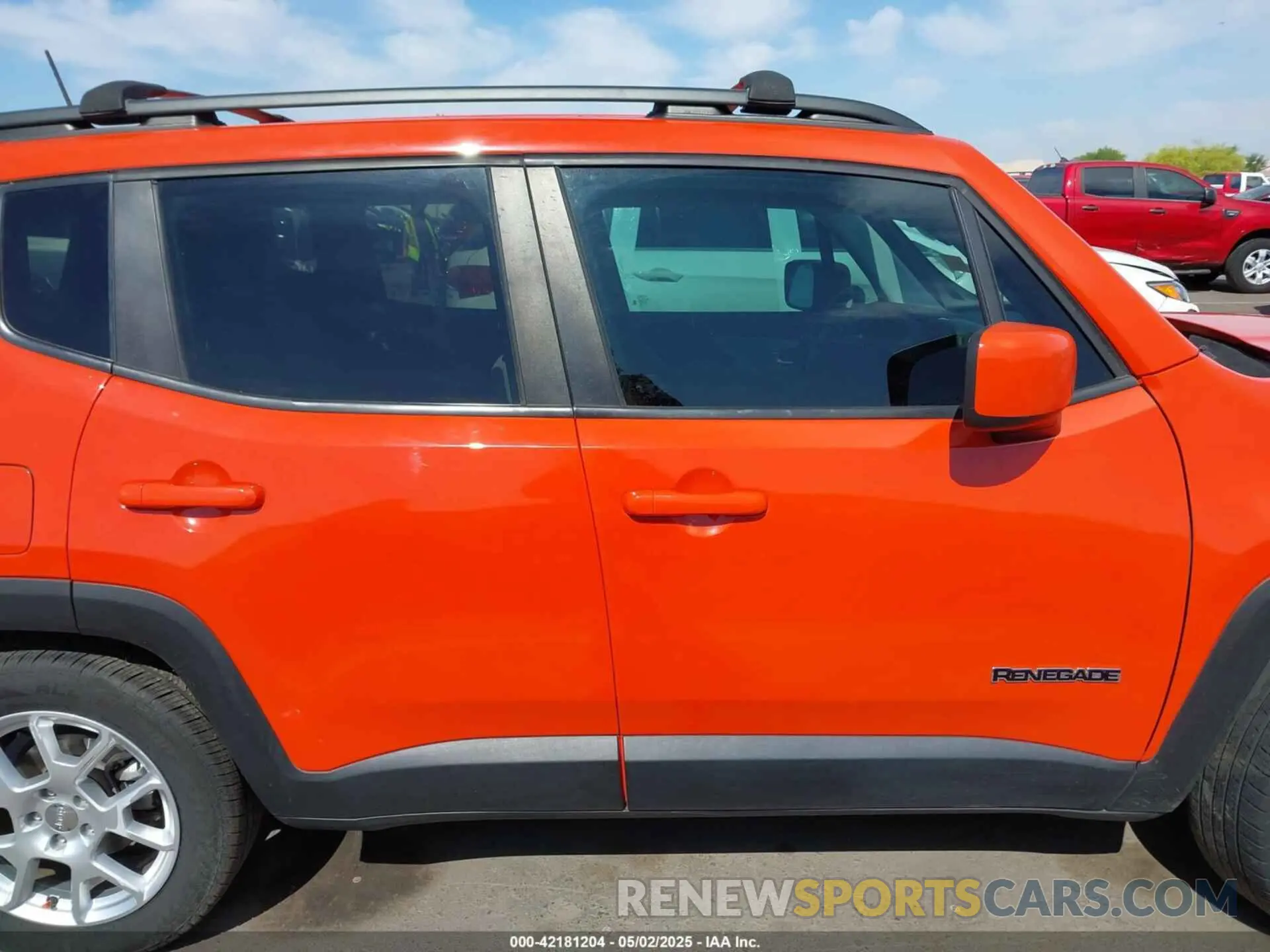 12 Photograph of a damaged car ZACNJABB5LPL88670 JEEP RENEGADE 2020