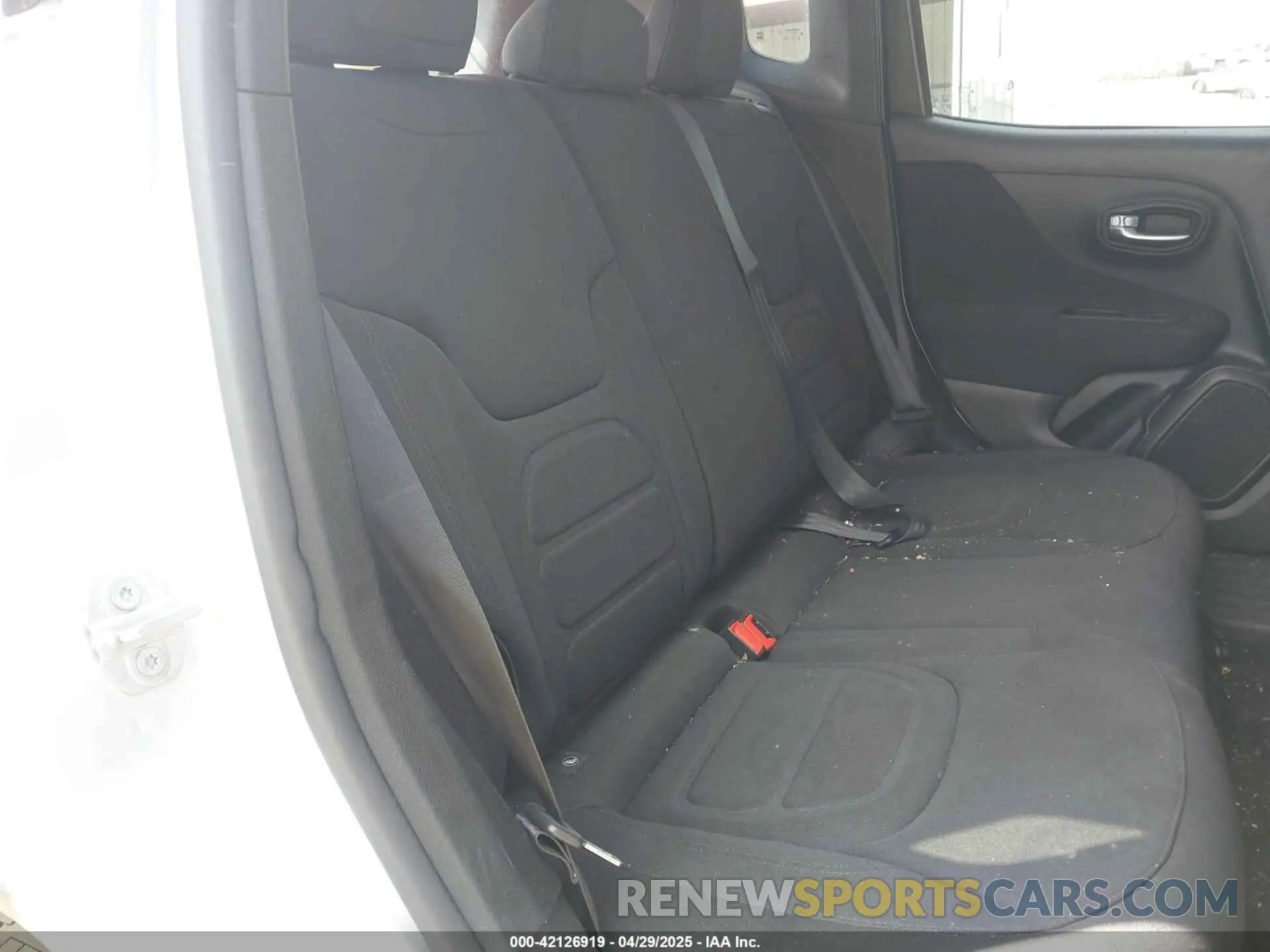 8 Photograph of a damaged car ZACNJABB5LPL92881 JEEP RENEGADE 2020