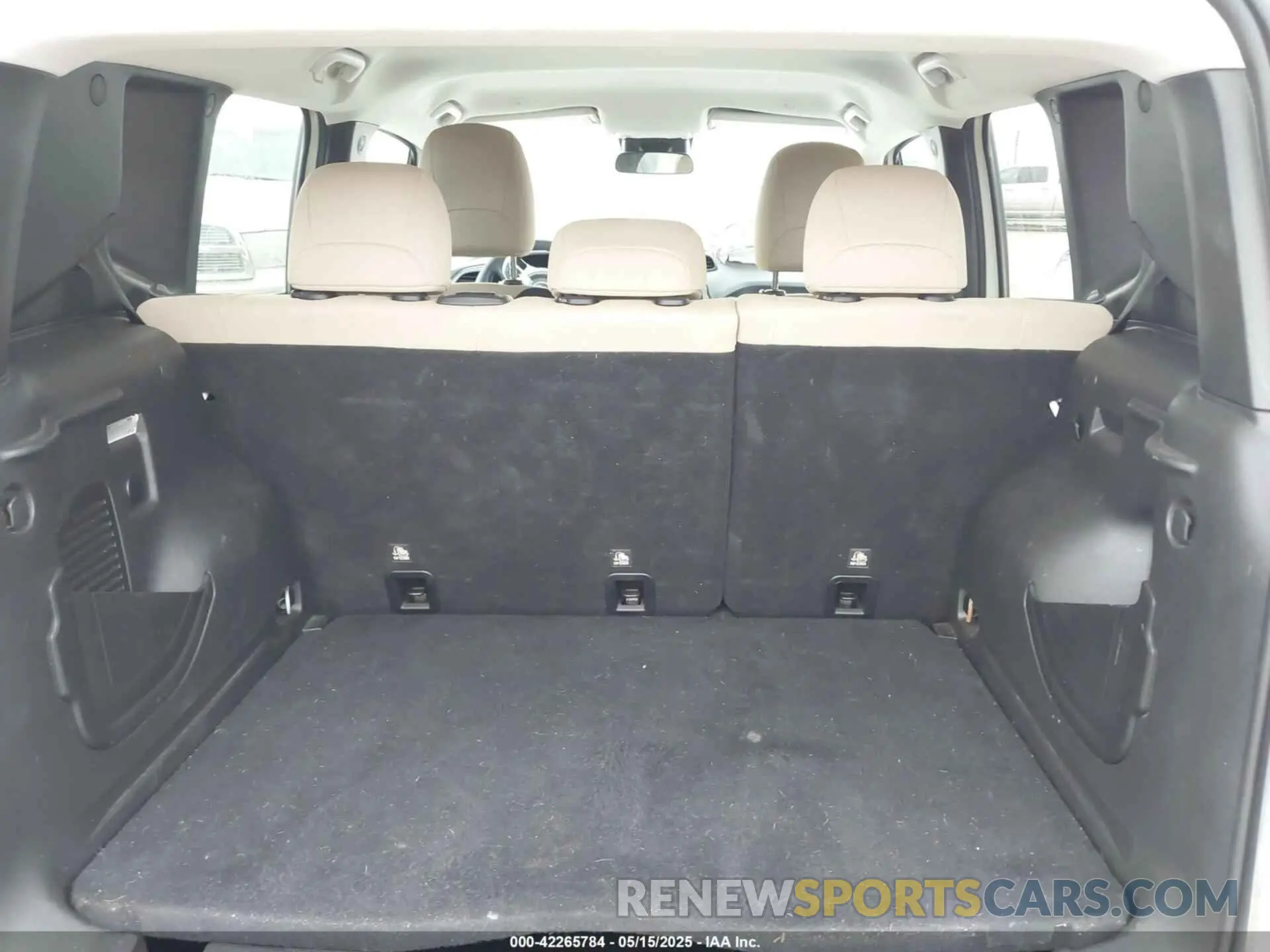 16 Photograph of a damaged car ZACNJABB7LPL69974 JEEP RENEGADE 2020