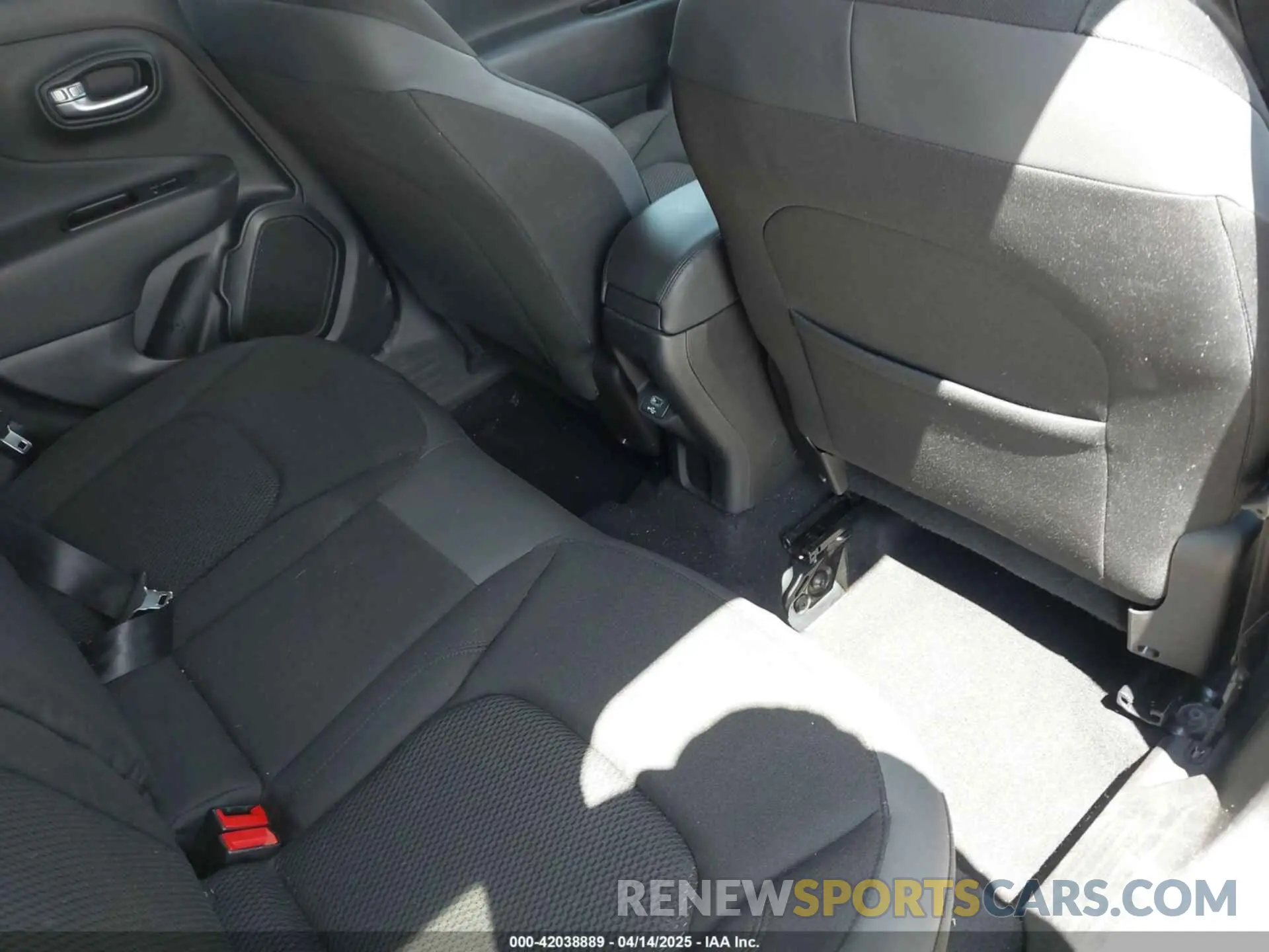 8 Photograph of a damaged car ZACNJABB7LPL91859 JEEP RENEGADE 2020