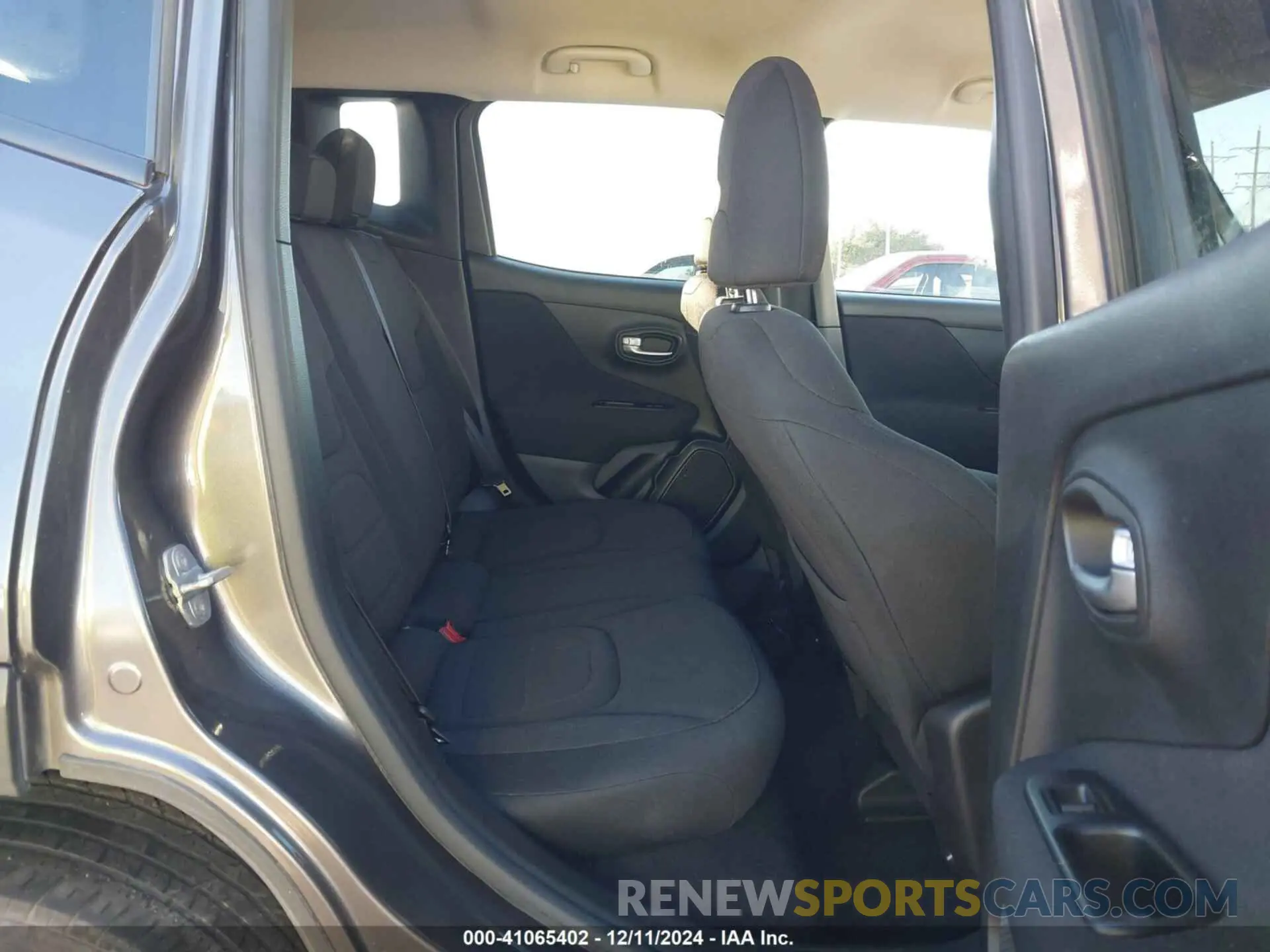 8 Photograph of a damaged car ZACNJABB8LPL25157 JEEP RENEGADE 2020