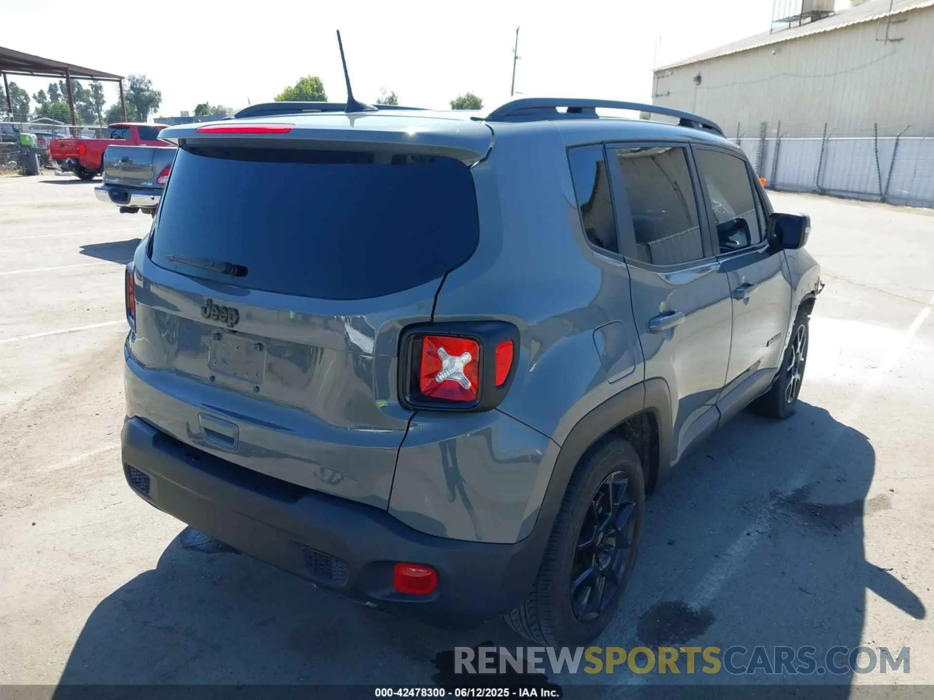 4 Photograph of a damaged car ZACNJABB8LPL31928 JEEP RENEGADE 2020