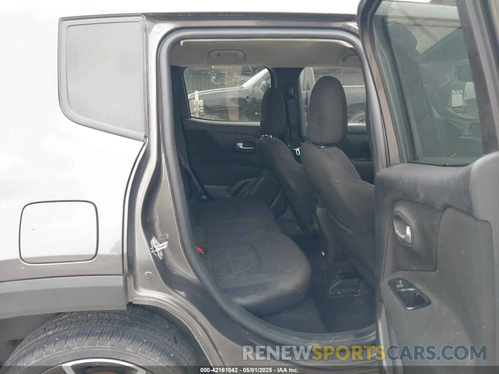 8 Photograph of a damaged car ZACNJABB8LPL62919 JEEP RENEGADE 2020