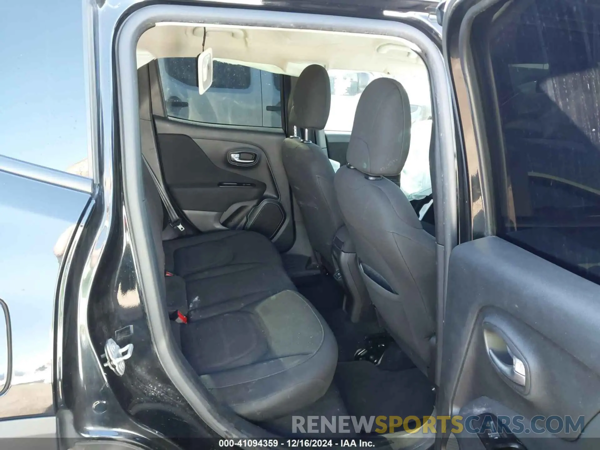 8 Photograph of a damaged car ZACNJABB9LPL50634 JEEP RENEGADE 2020