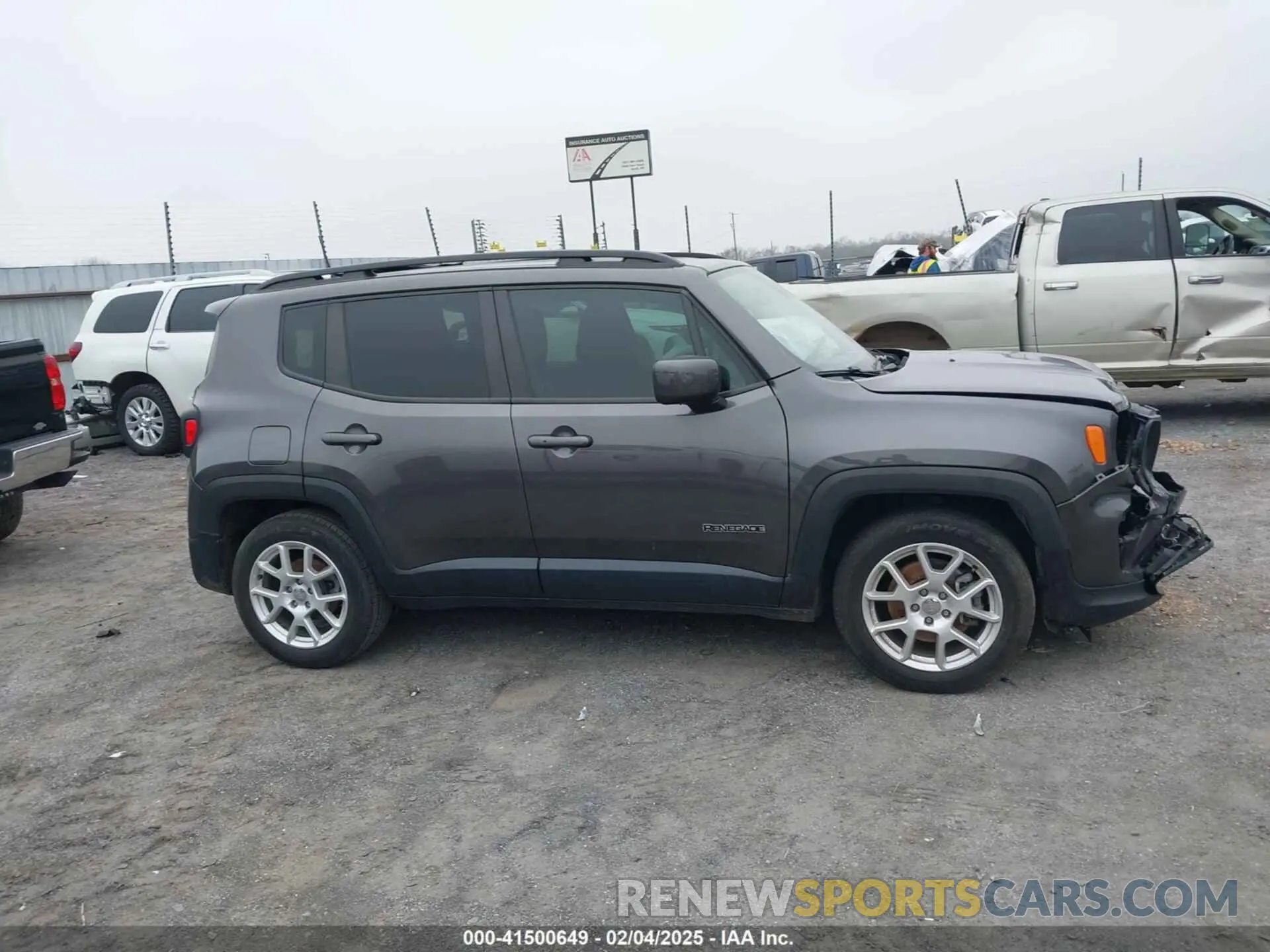 13 Photograph of a damaged car ZACNJABBXLPK94526 JEEP RENEGADE 2020