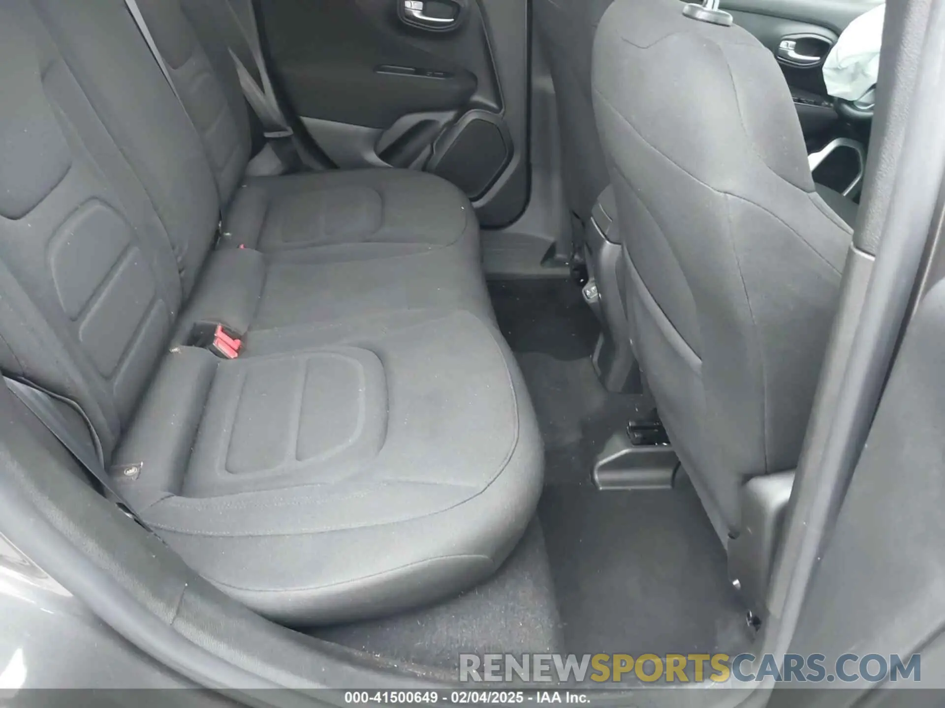 8 Photograph of a damaged car ZACNJABBXLPK94526 JEEP RENEGADE 2020