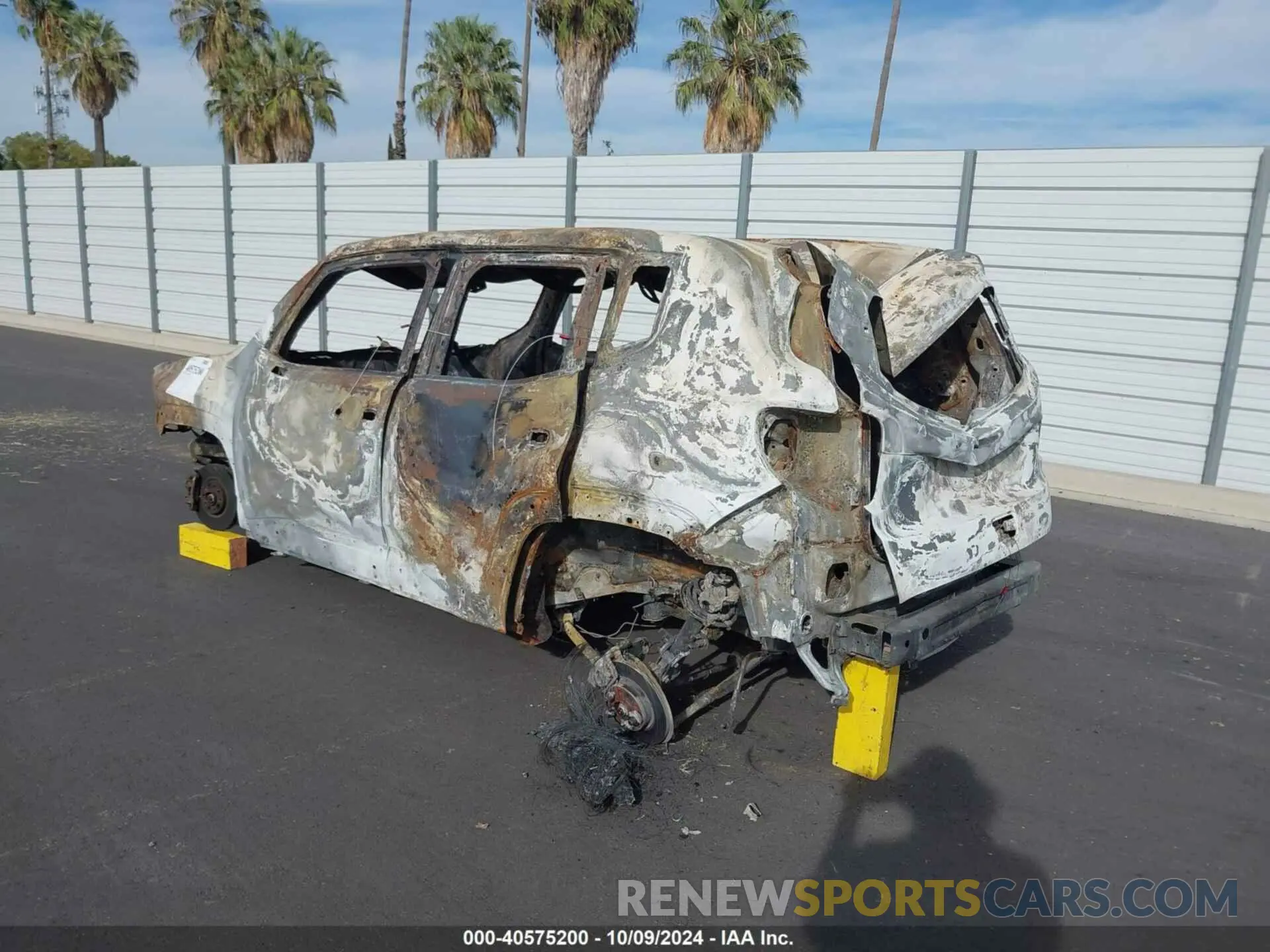 3 Photograph of a damaged car ZACNJBAB0LPL87921 JEEP RENEGADE 2020