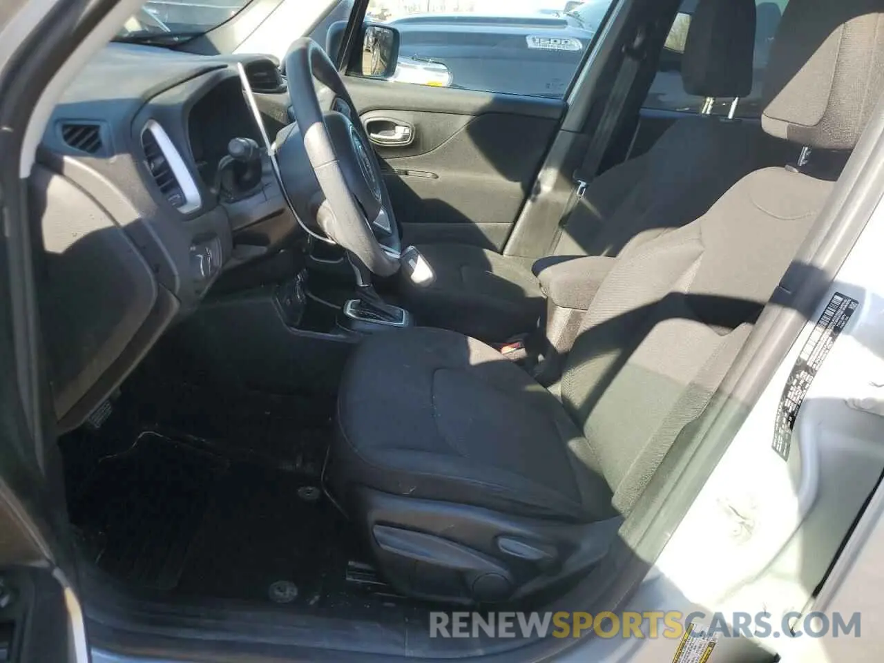 7 Photograph of a damaged car ZACNJBAB1LPL06585 JEEP RENEGADE 2020