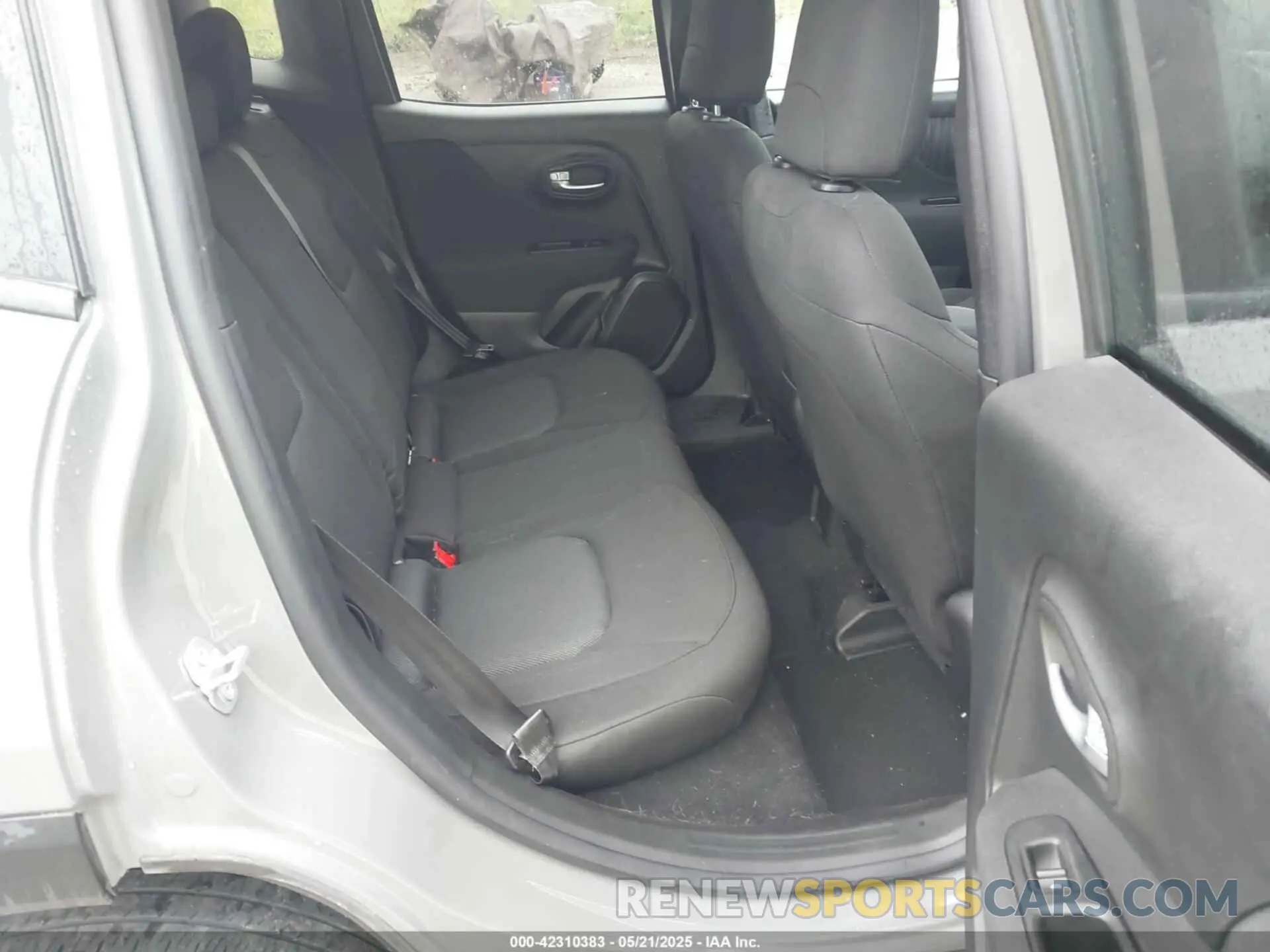 8 Photograph of a damaged car ZACNJBAB1LPL94733 JEEP RENEGADE 2020