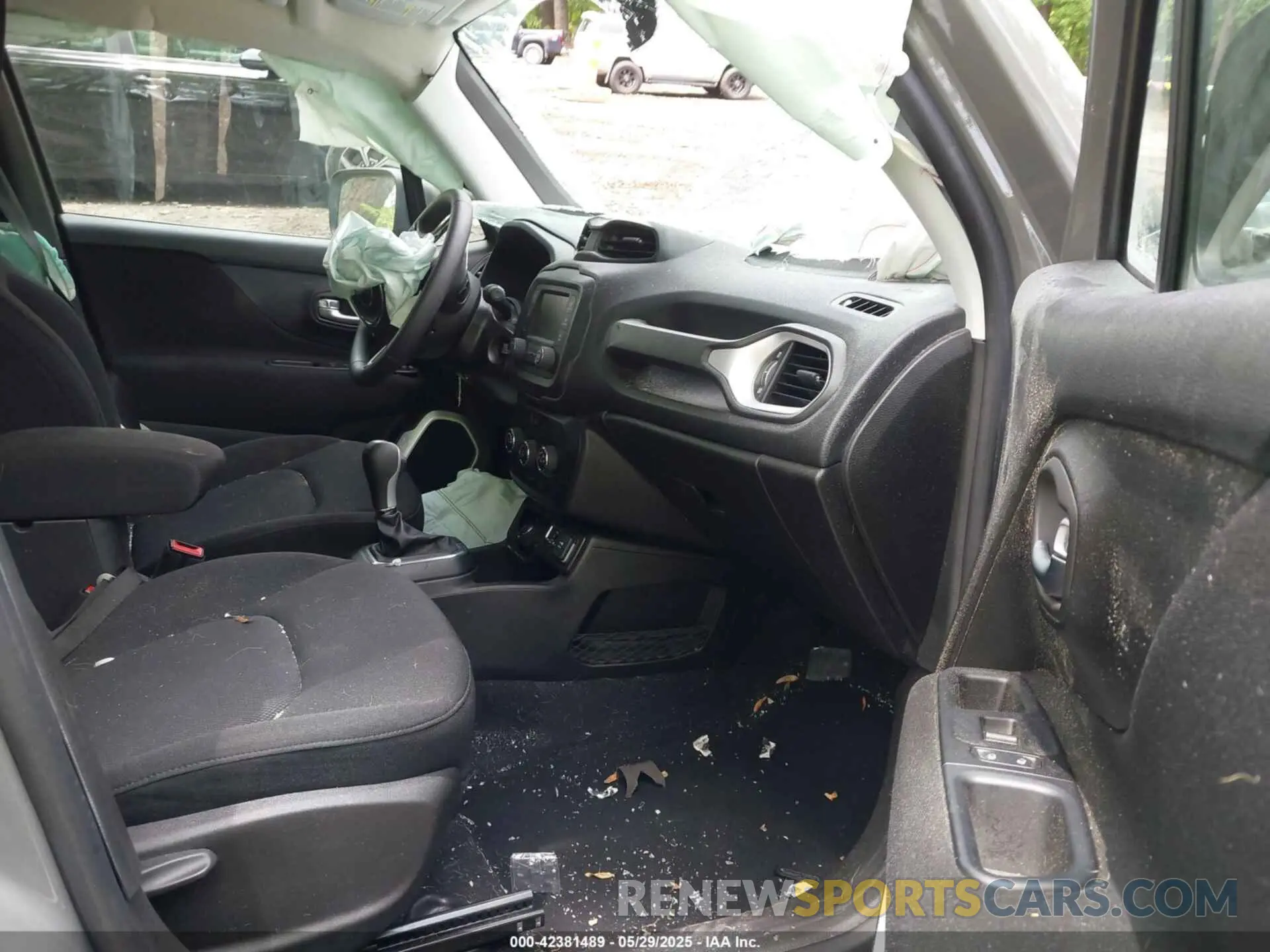 5 Photograph of a damaged car ZACNJBAB3LPL87508 JEEP RENEGADE 2020