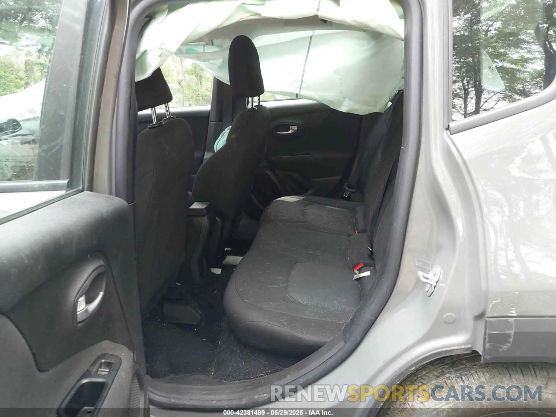 8 Photograph of a damaged car ZACNJBAB3LPL87508 JEEP RENEGADE 2020