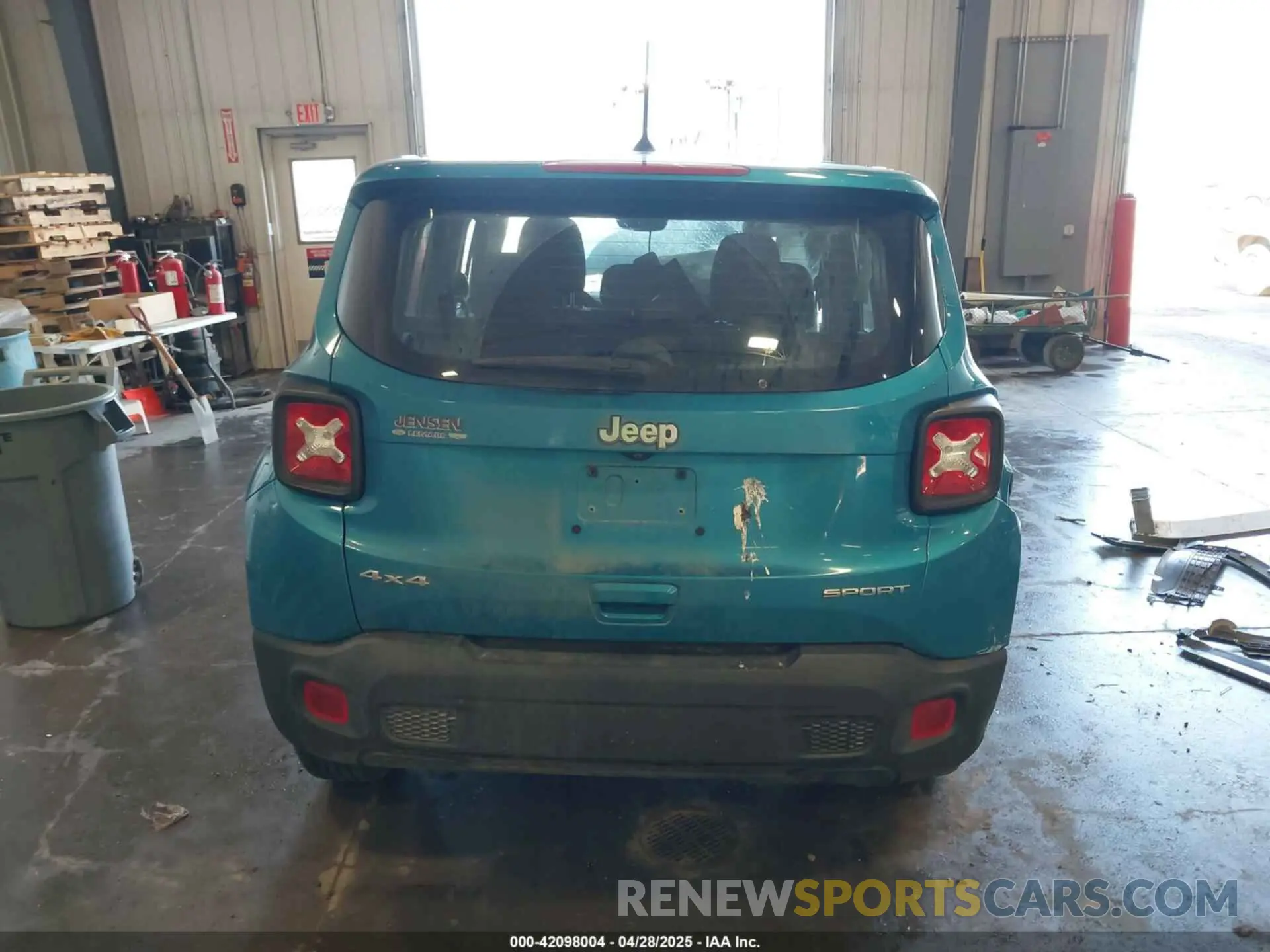 17 Photograph of a damaged car ZACNJBAB4LPL20755 JEEP RENEGADE 2020