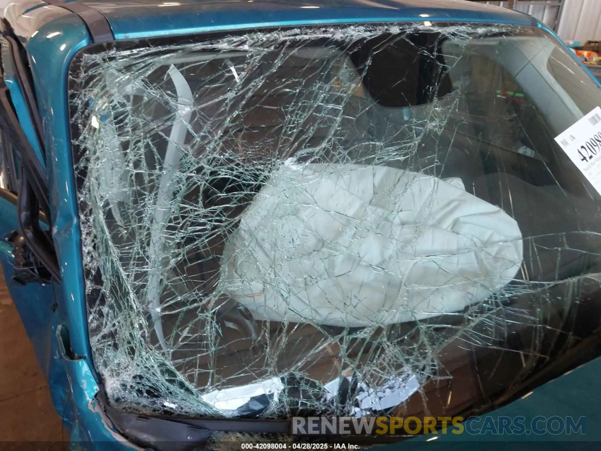 19 Photograph of a damaged car ZACNJBAB4LPL20755 JEEP RENEGADE 2020