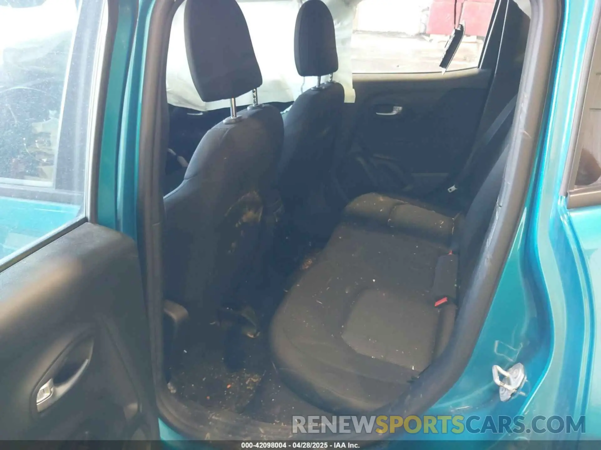 8 Photograph of a damaged car ZACNJBAB4LPL20755 JEEP RENEGADE 2020