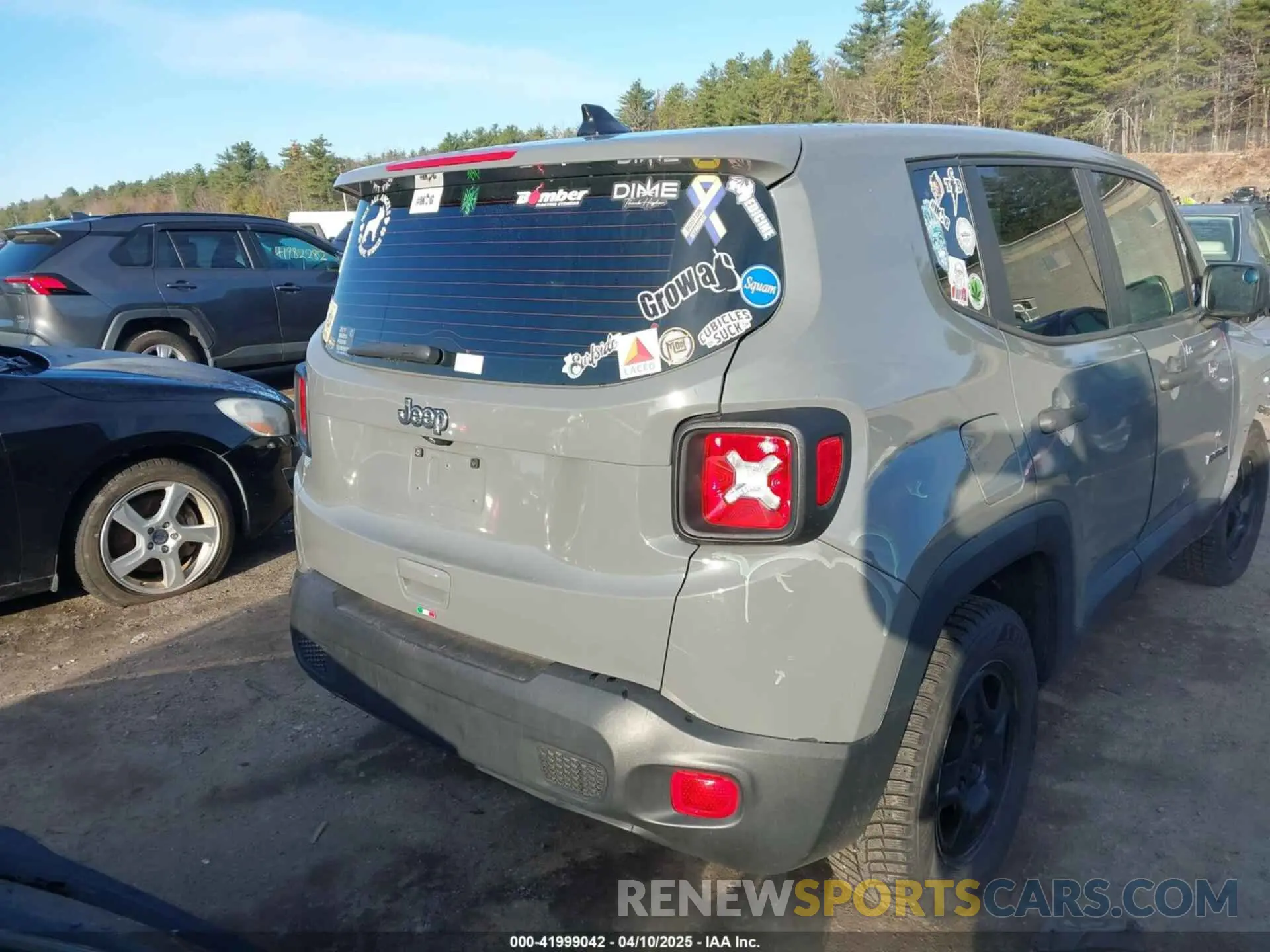 17 Photograph of a damaged car ZACNJBAB4LPL22263 JEEP RENEGADE 2020