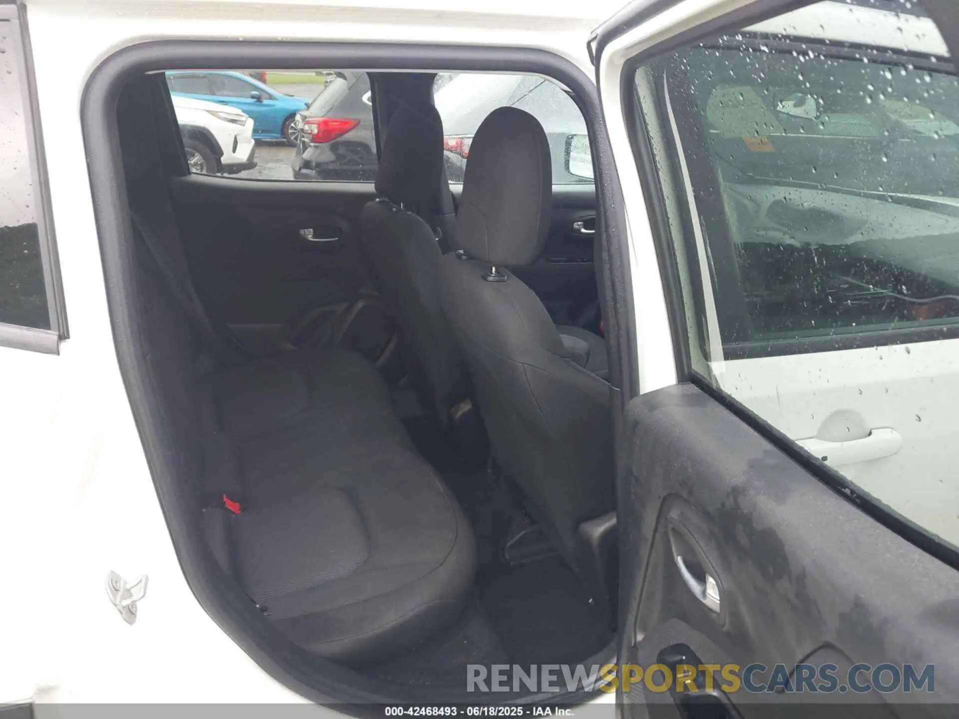 8 Photograph of a damaged car ZACNJBAB4LPL39273 JEEP RENEGADE 2020