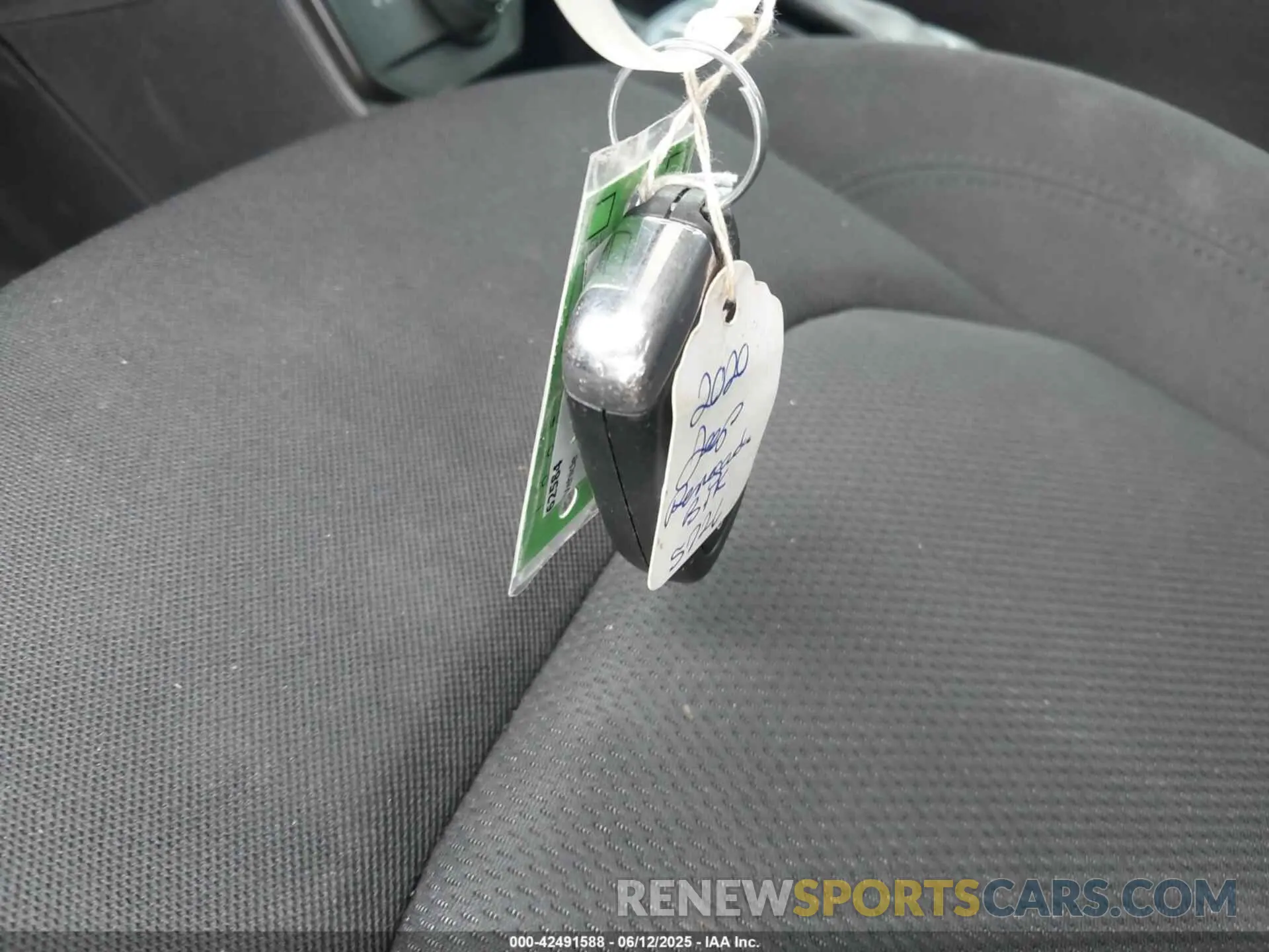 11 Photograph of a damaged car ZACNJBAB5LPL15726 JEEP RENEGADE 2020