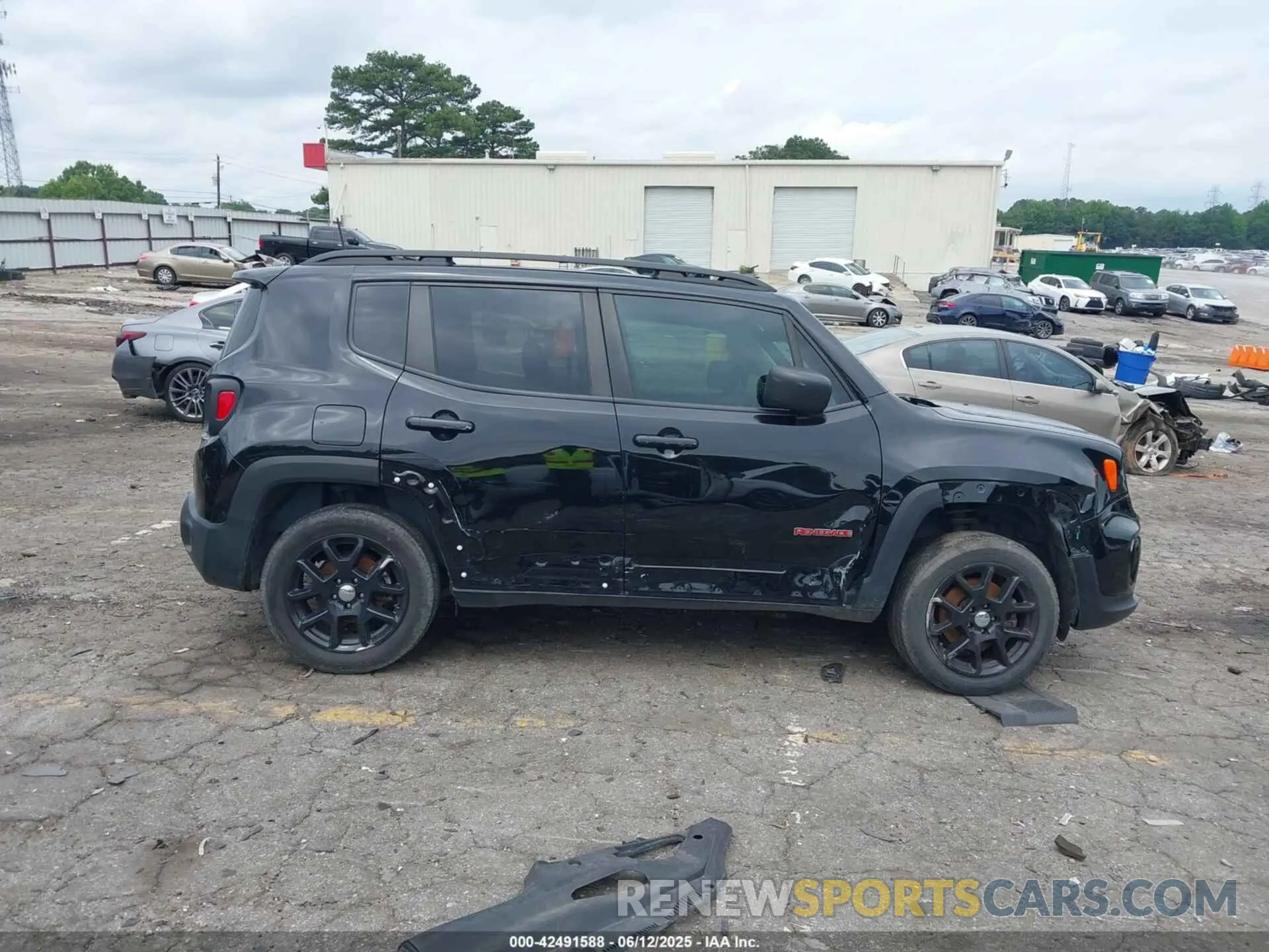 13 Photograph of a damaged car ZACNJBAB5LPL15726 JEEP RENEGADE 2020