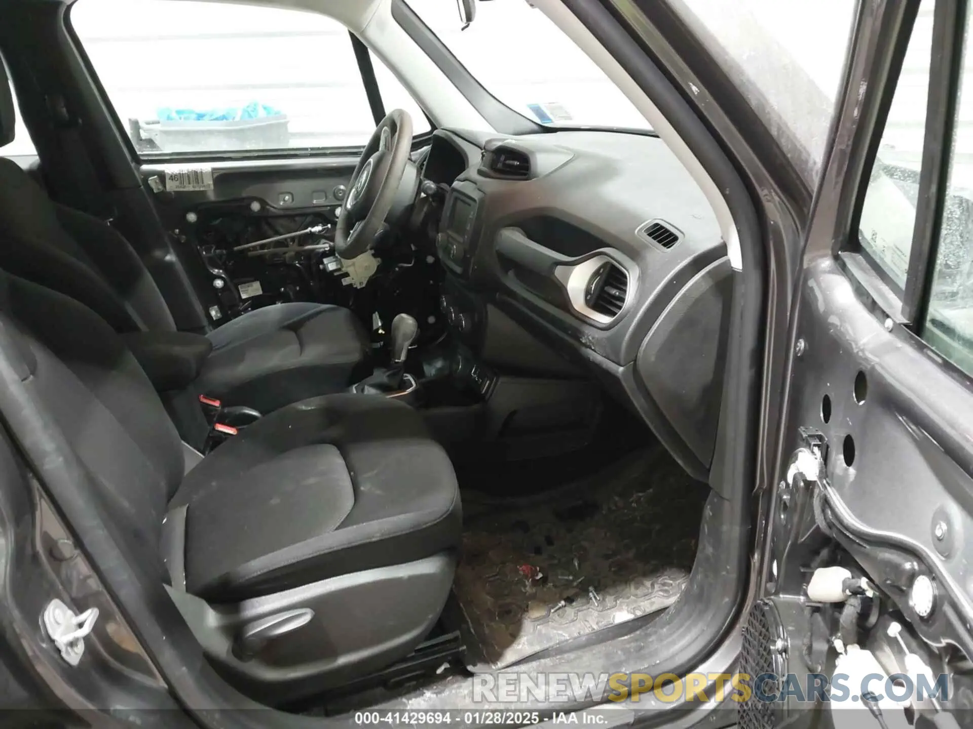 5 Photograph of a damaged car ZACNJBAB5LPL22109 JEEP RENEGADE 2020