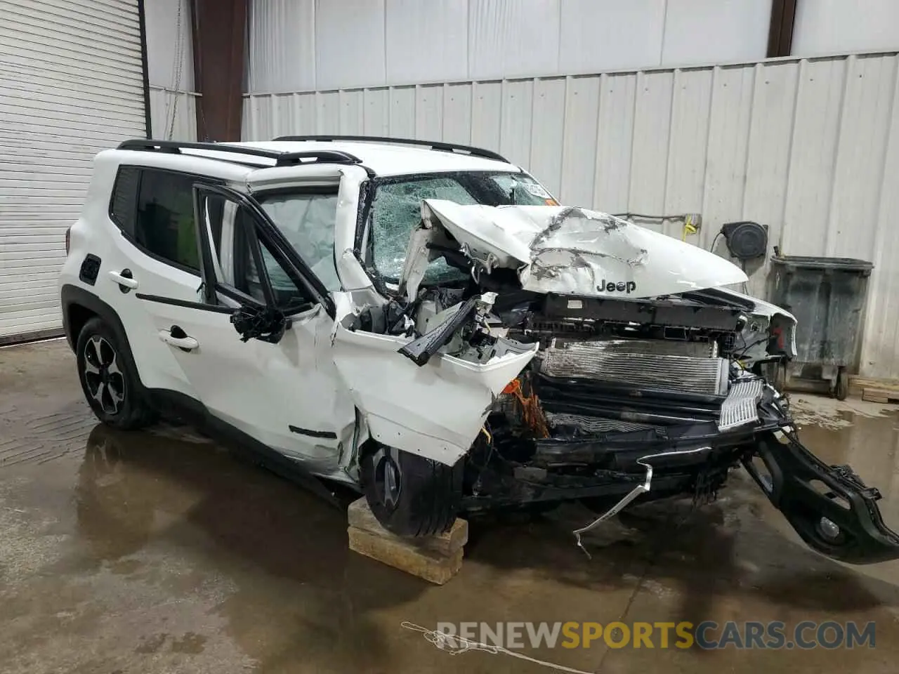 4 Photograph of a damaged car ZACNJBAB5LPL67390 JEEP RENEGADE 2020