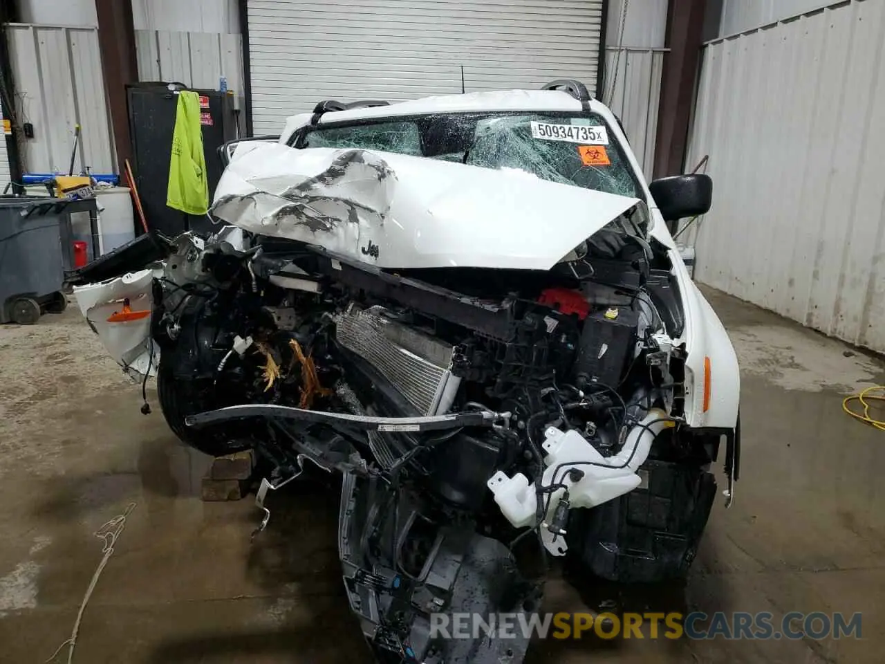 5 Photograph of a damaged car ZACNJBAB5LPL67390 JEEP RENEGADE 2020