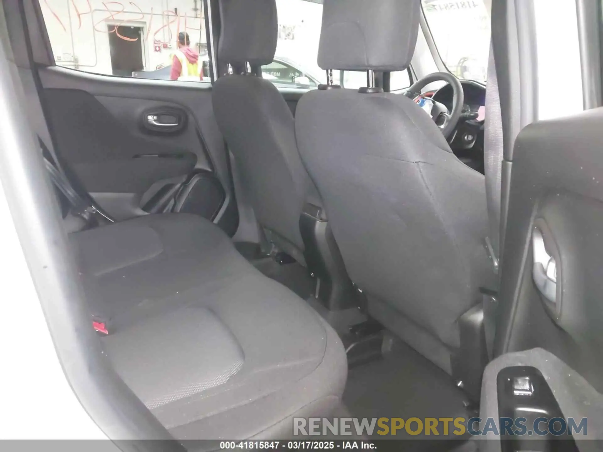 8 Photograph of a damaged car ZACNJBAB6LPL92993 JEEP RENEGADE 2020