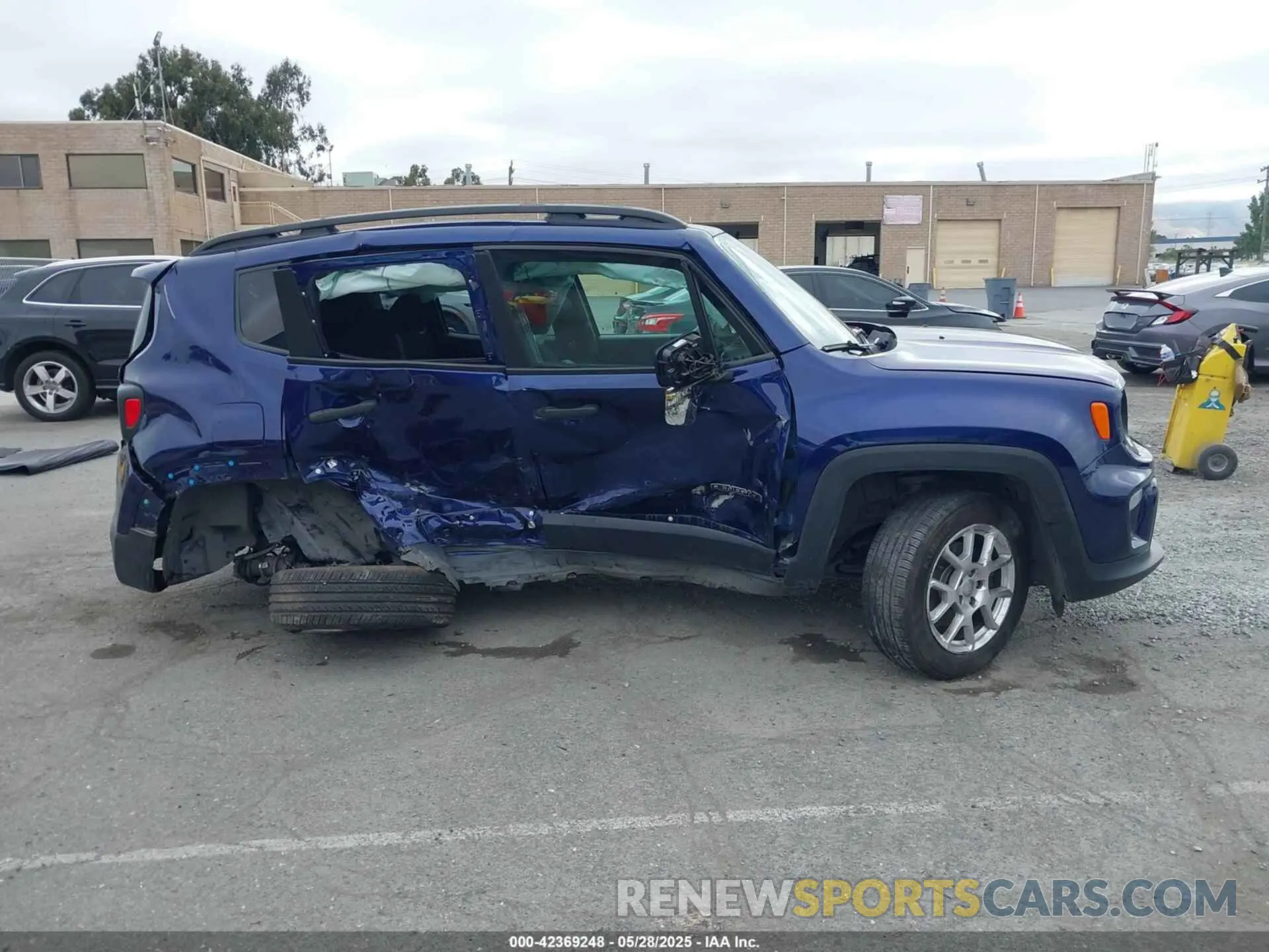 12 Photograph of a damaged car ZACNJBAB7LPL21897 JEEP RENEGADE 2020