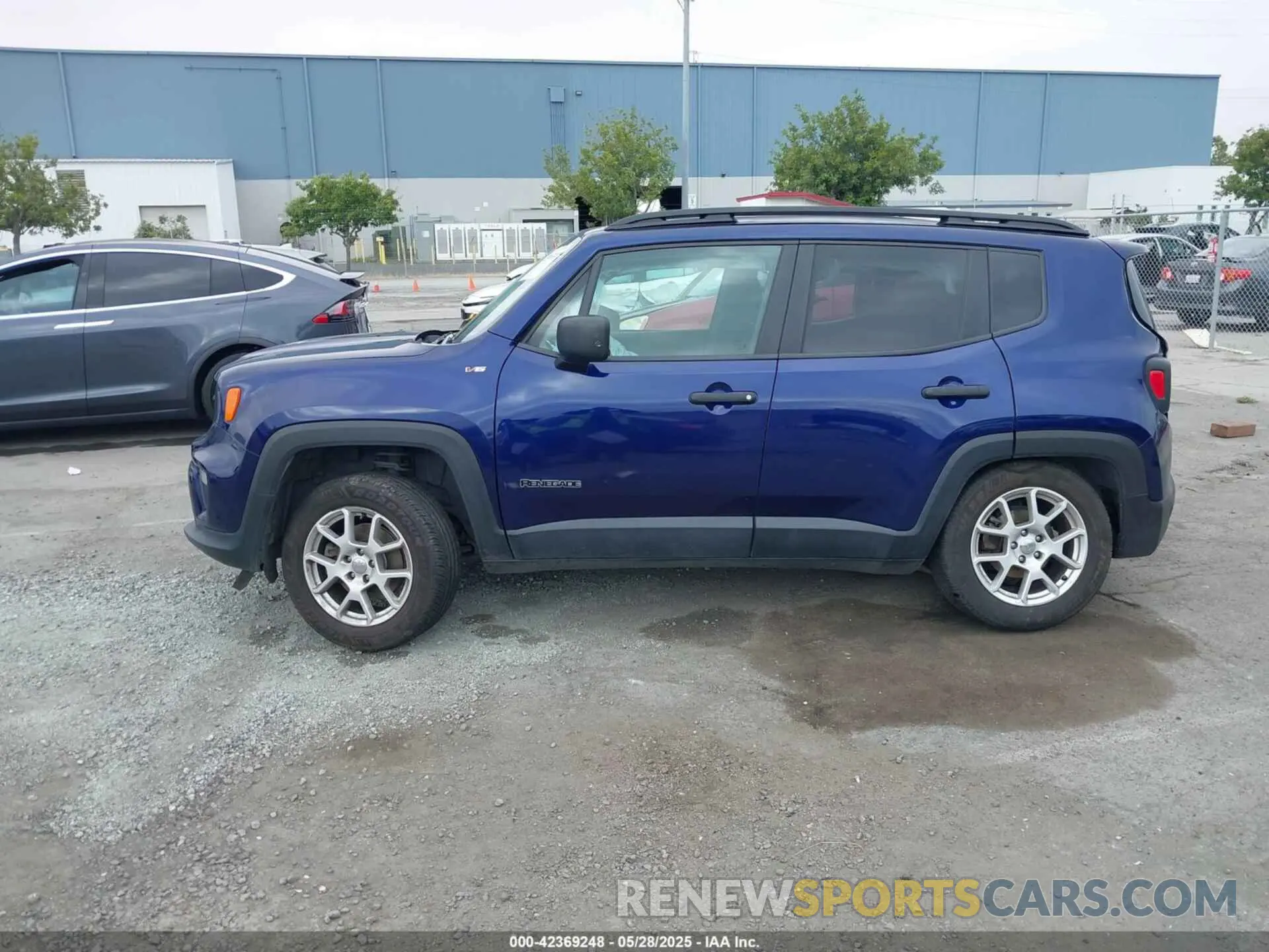 13 Photograph of a damaged car ZACNJBAB7LPL21897 JEEP RENEGADE 2020