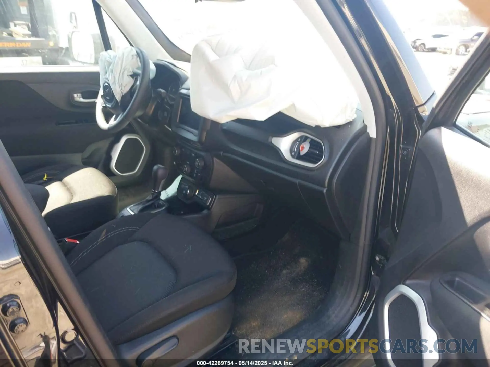 5 Photograph of a damaged car ZACNJBAB9LPL76867 JEEP RENEGADE 2020