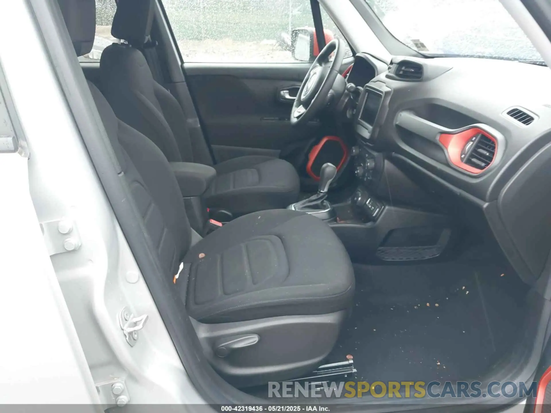 5 Photograph of a damaged car ZACNJBBB0LPL76965 JEEP RENEGADE 2020