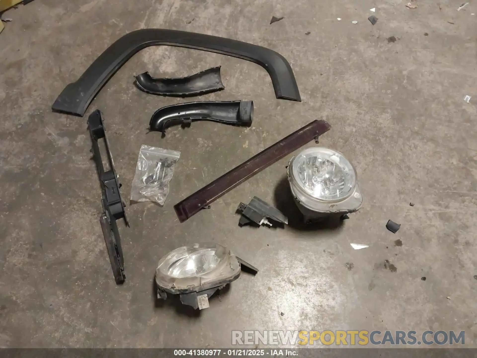 12 Photograph of a damaged car ZACNJBBB1LPL32957 JEEP RENEGADE 2020