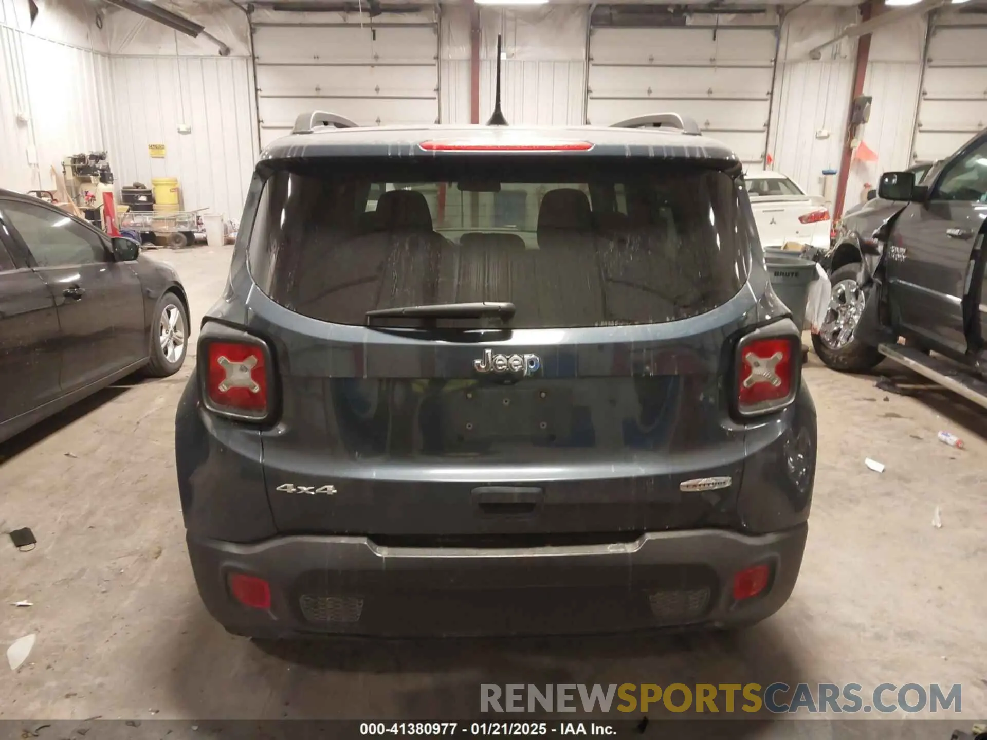 17 Photograph of a damaged car ZACNJBBB1LPL32957 JEEP RENEGADE 2020