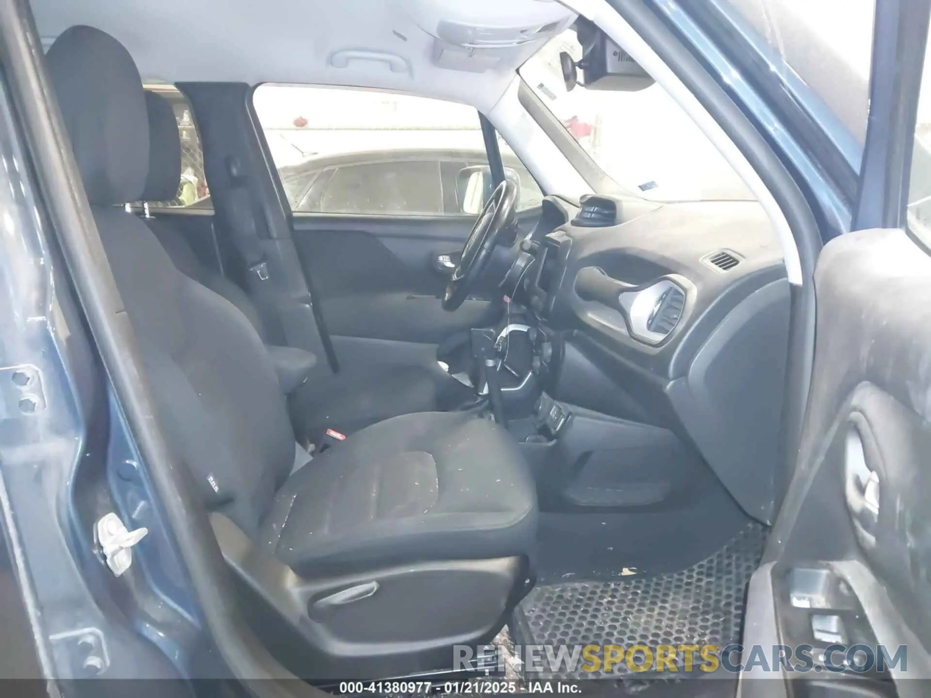 5 Photograph of a damaged car ZACNJBBB1LPL32957 JEEP RENEGADE 2020