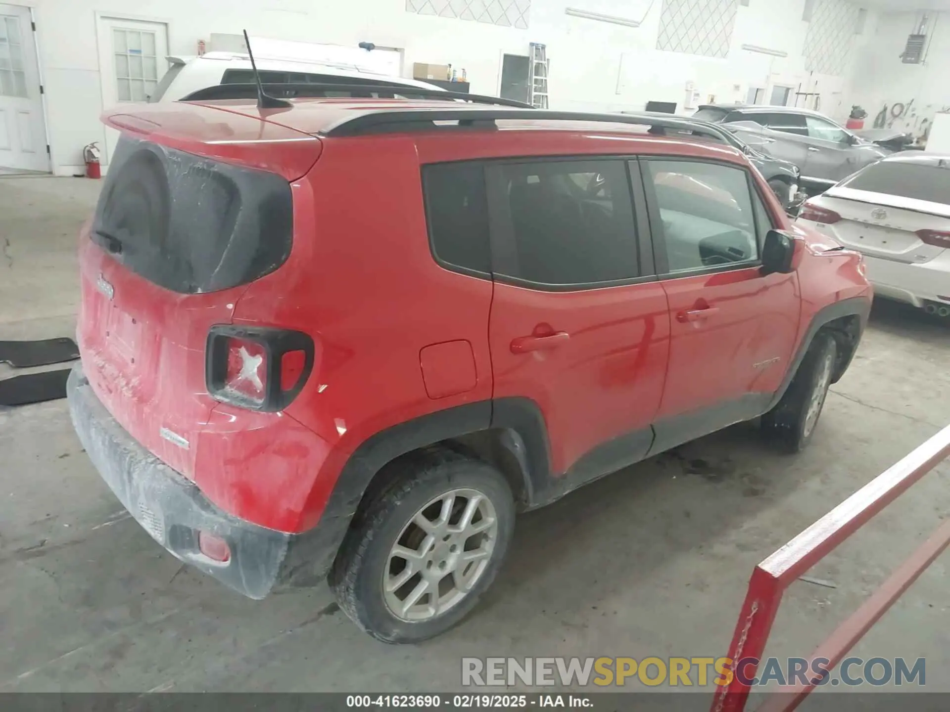 4 Photograph of a damaged car ZACNJBBB3LPL03749 JEEP RENEGADE 2020