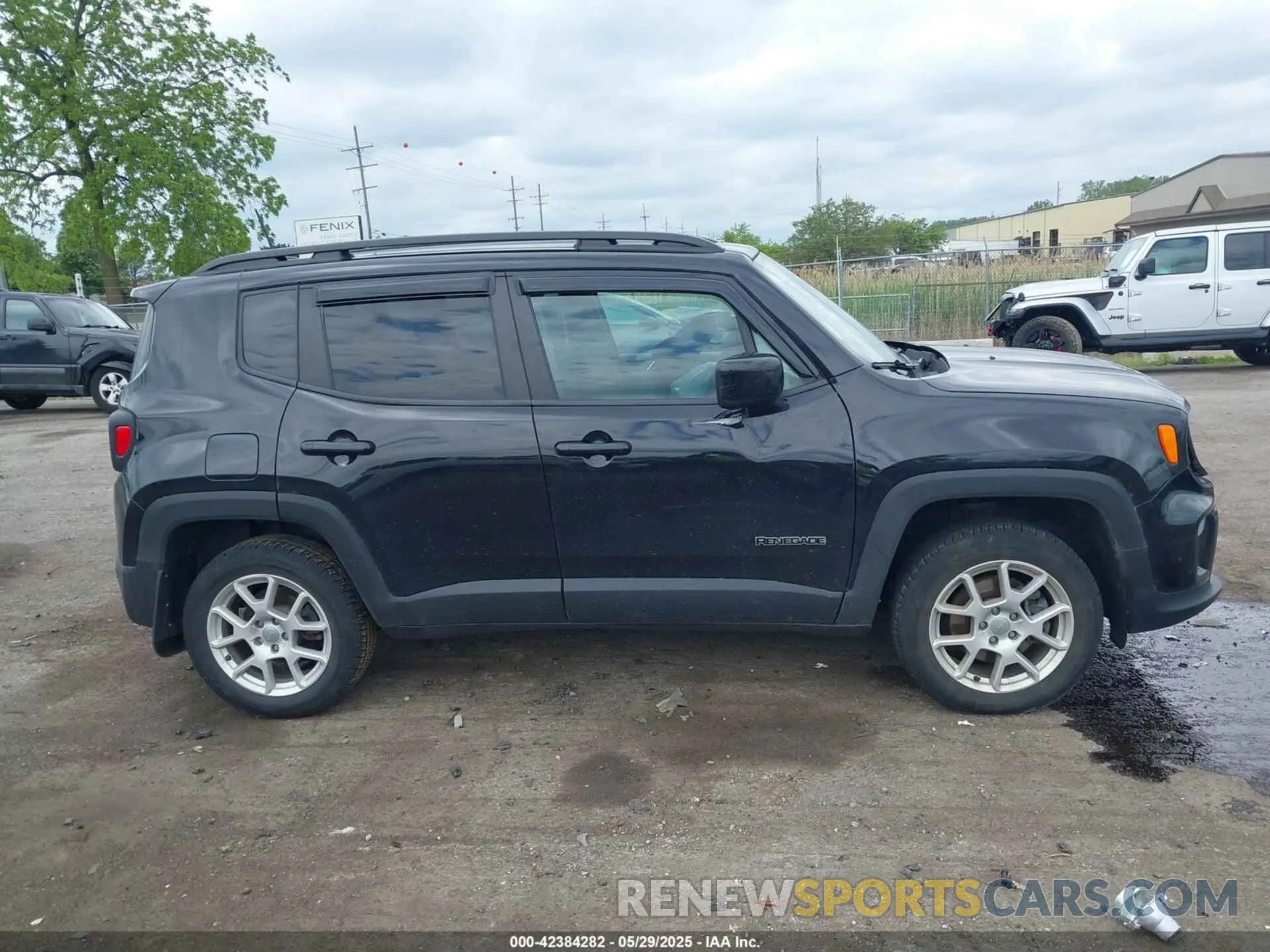13 Photograph of a damaged car ZACNJBBB4LPL28305 JEEP RENEGADE 2020