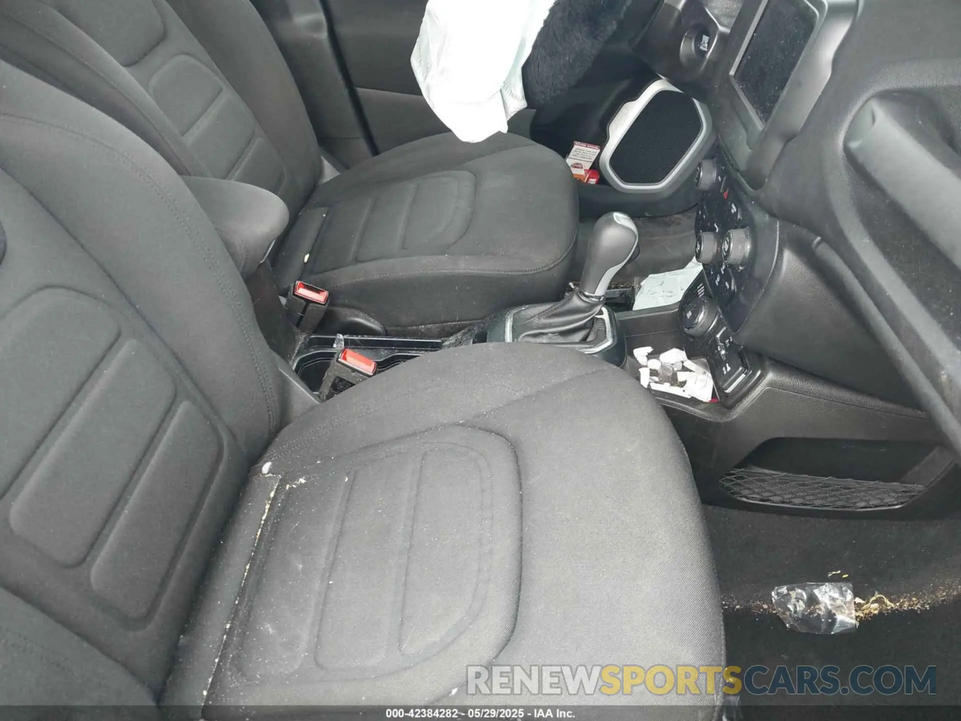 5 Photograph of a damaged car ZACNJBBB4LPL28305 JEEP RENEGADE 2020
