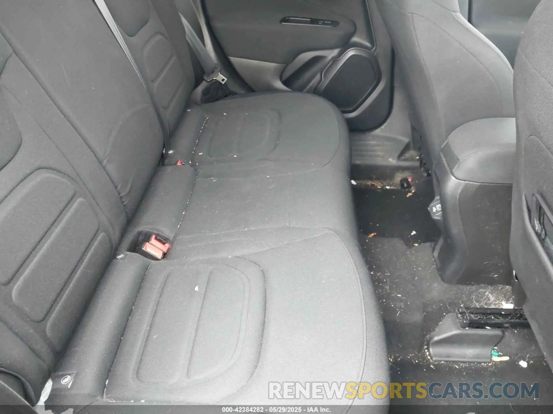 8 Photograph of a damaged car ZACNJBBB4LPL28305 JEEP RENEGADE 2020